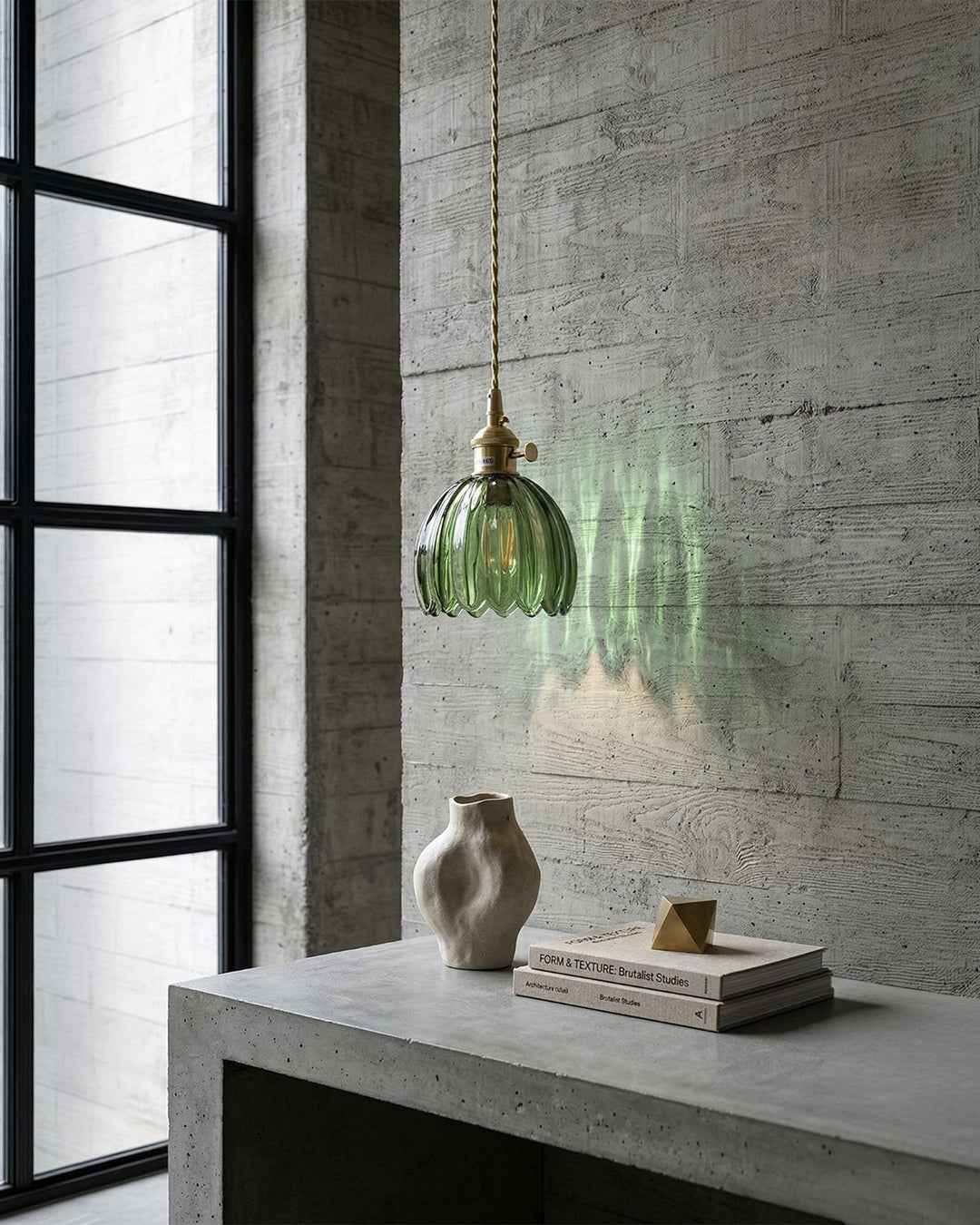 MAREN Hanglamp – Japanse Bloemvormige Glazen Lamp met Zacht Diffuus Licht – Verkrijgbaar in Groen, Transparant, Amber en Rookgrijs – Ø12cm x H18cm | Sansoti
