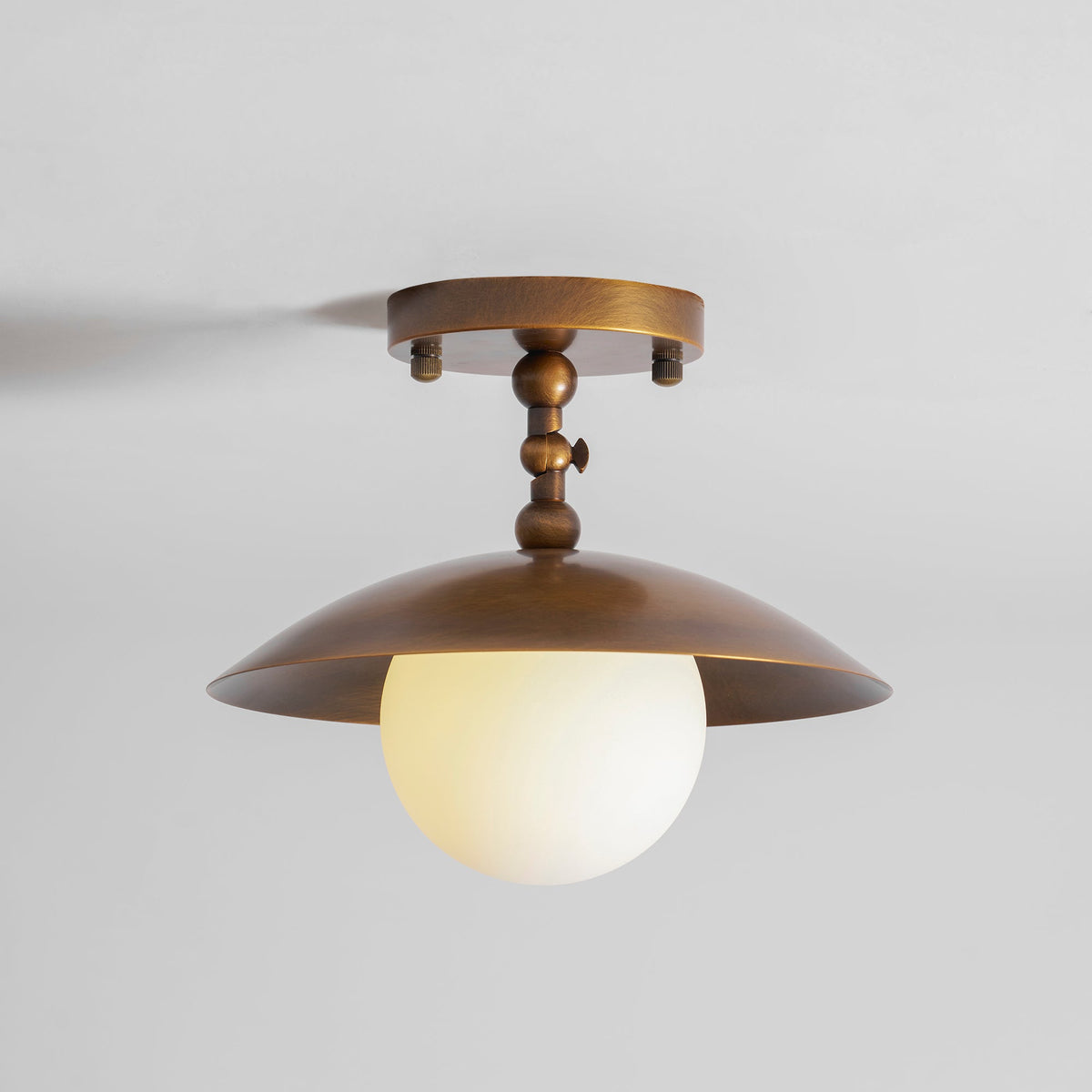 Deckenleuchte mit Glasschirm und Messingoberfläche, 25,5 cm, luxuriöse dekorative Beleuchtung für Flur, Korridor und Wohnzimmer | Sansoti