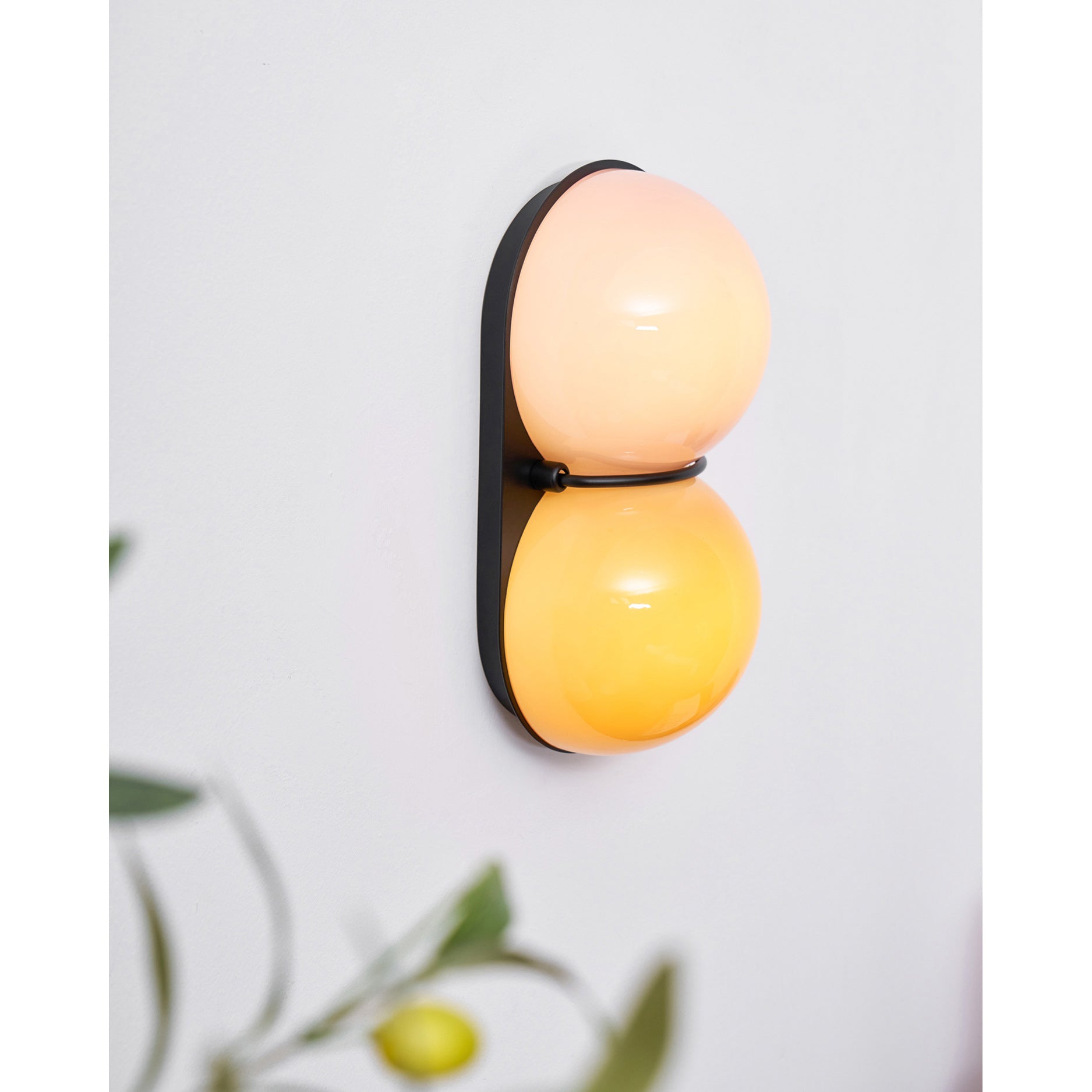 Moderne Dubbele Glazen Wandlamp – Speelse Verlichting met Gekleurde Glazen voor Slaapkamer & Kinderkamer | Sansoti