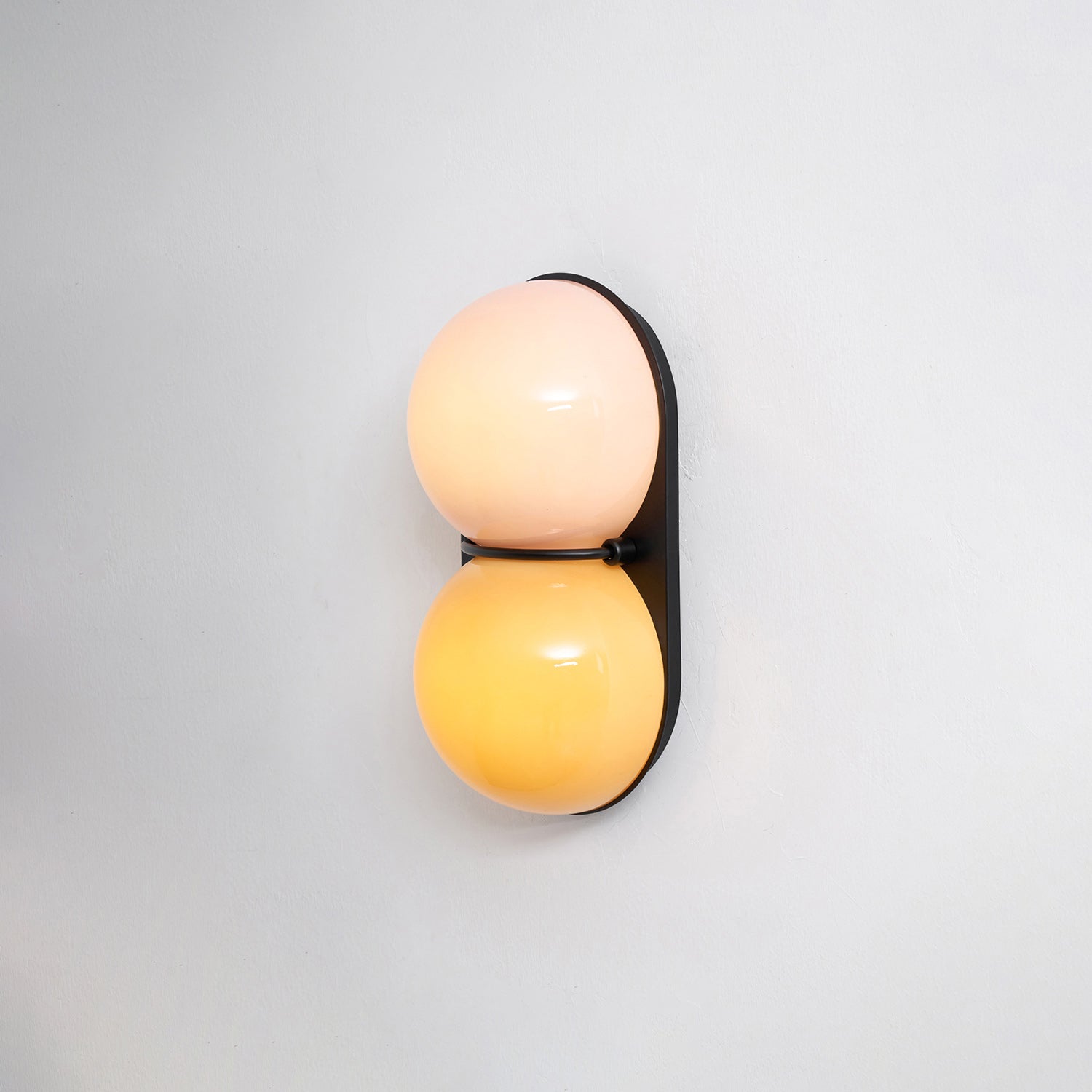Moderne Dubbele Glazen Wandlamp – Speelse Verlichting met Gekleurde Glazen voor Slaapkamer & Kinderkamer | Sansoti