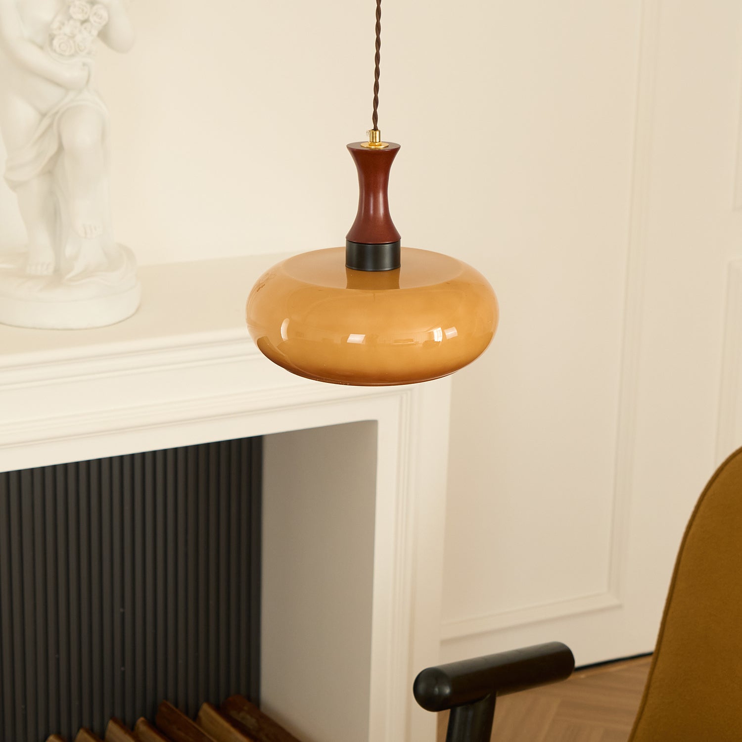 Amber glazen hanglamp – warme sfeerverlichting voor woonkamer en eetkamer | Sansoti