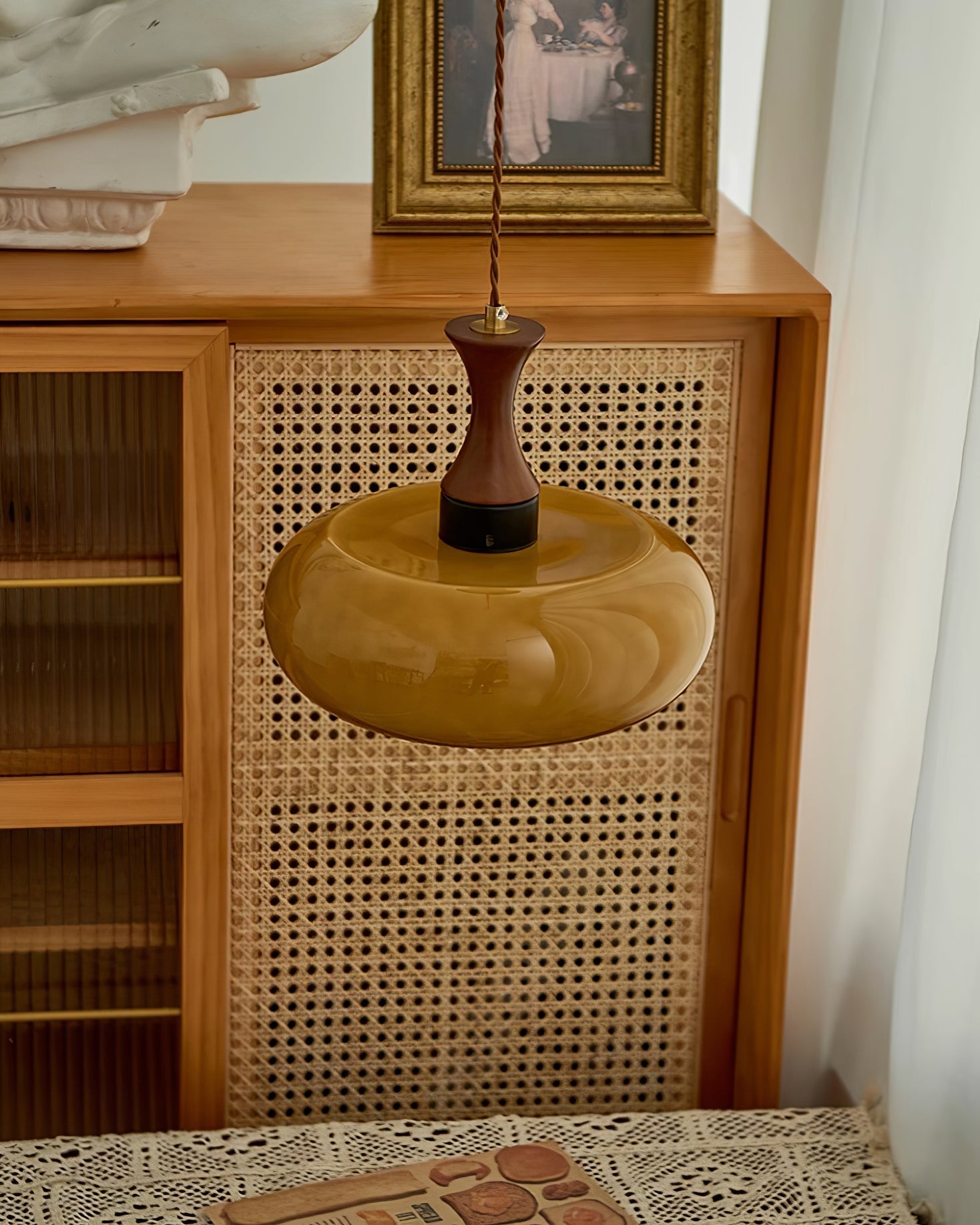 Amber glazen hanglamp – warme sfeerverlichting voor woonkamer en eetkamer | Sansoti
