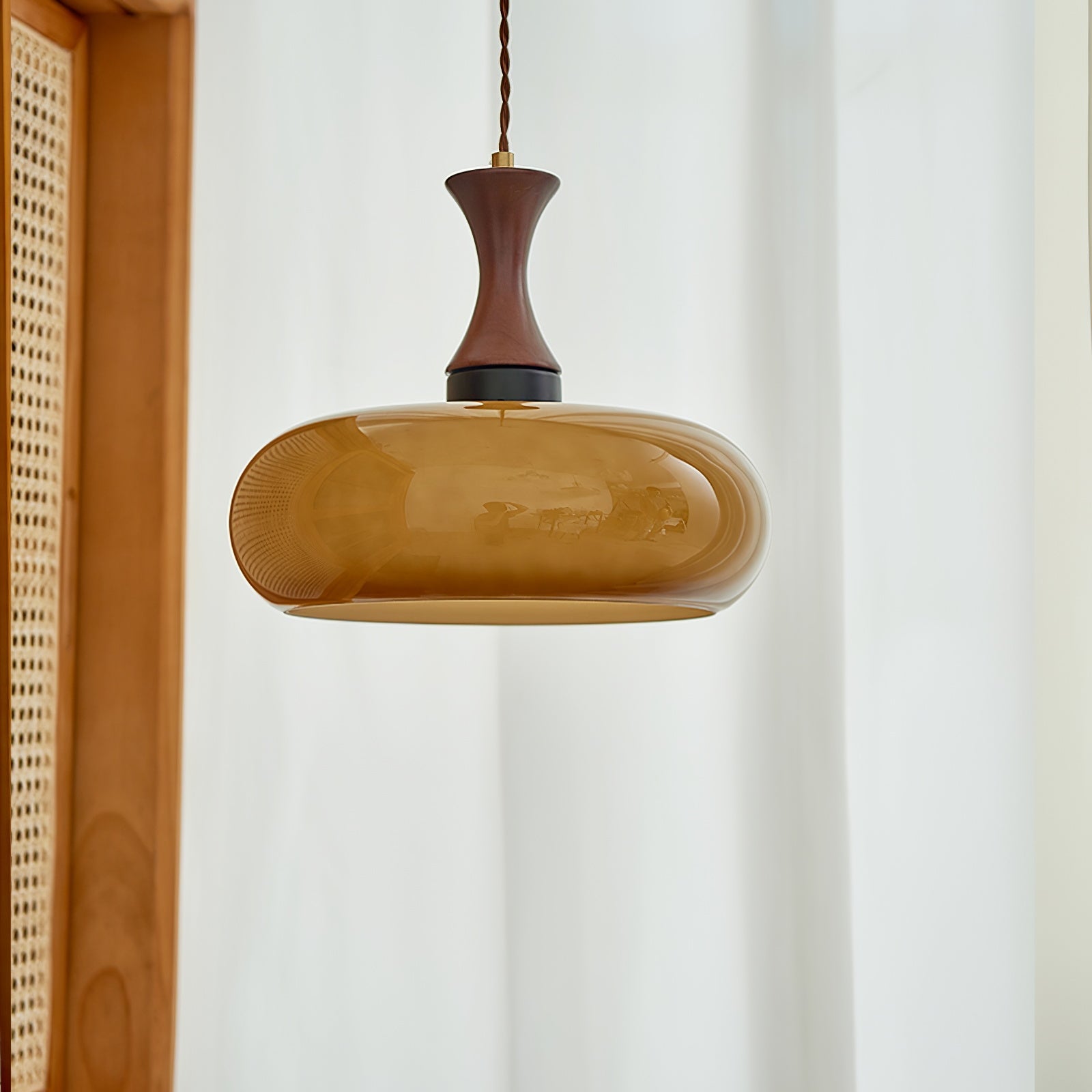 Amber glazen hanglamp – warme sfeerverlichting voor woonkamer en eetkamer | Sansoti