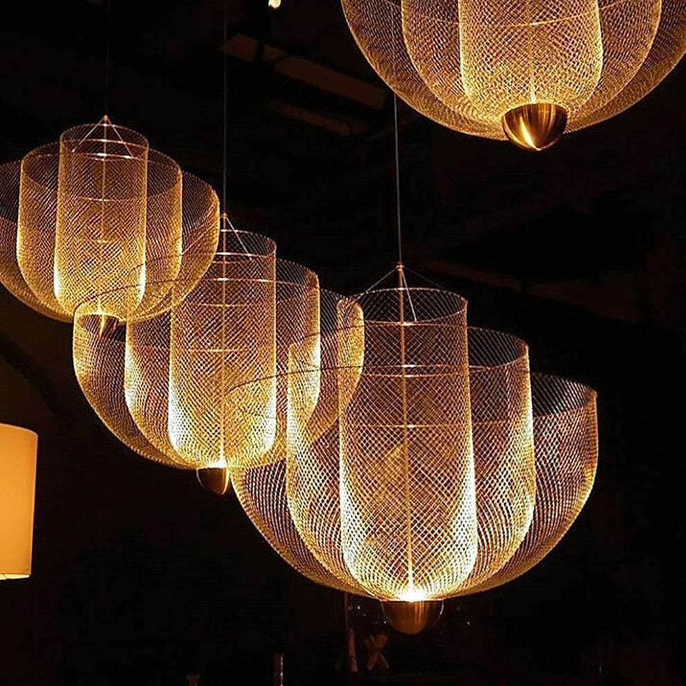 Geometrische Metalen Kroonluchter met Geïntegreerde LED en Messing Accenten – Drie Gelaagde Designlamp | Sansoti