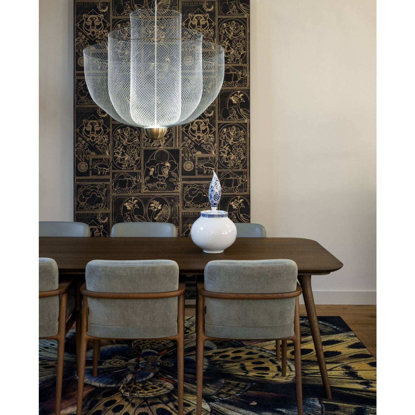 Geometrische Metalen Kroonluchter met Geïntegreerde LED en Messing Accenten – Drie Gelaagde Designlamp | Sansoti