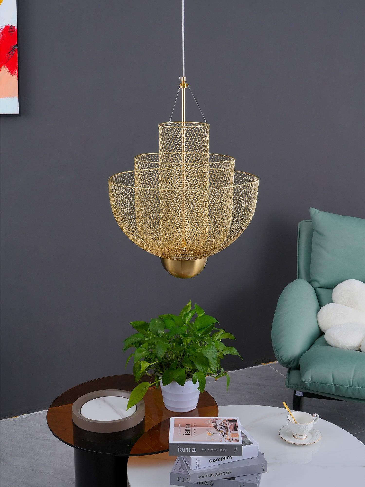 Geometrische Metalen Kroonluchter met Geïntegreerde LED en Messing Accenten – Drie Gelaagde Designlamp | Sansoti