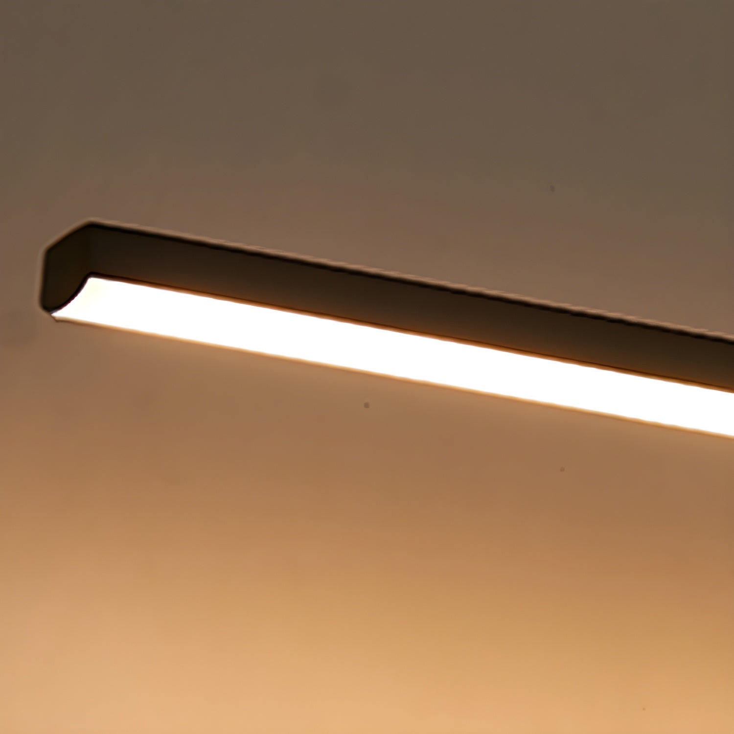 Lineaire Spiegelverlichting Metaal – Geïntegreerde LED Wandlamp in Zwart – 3 Lengtes | Sansoti