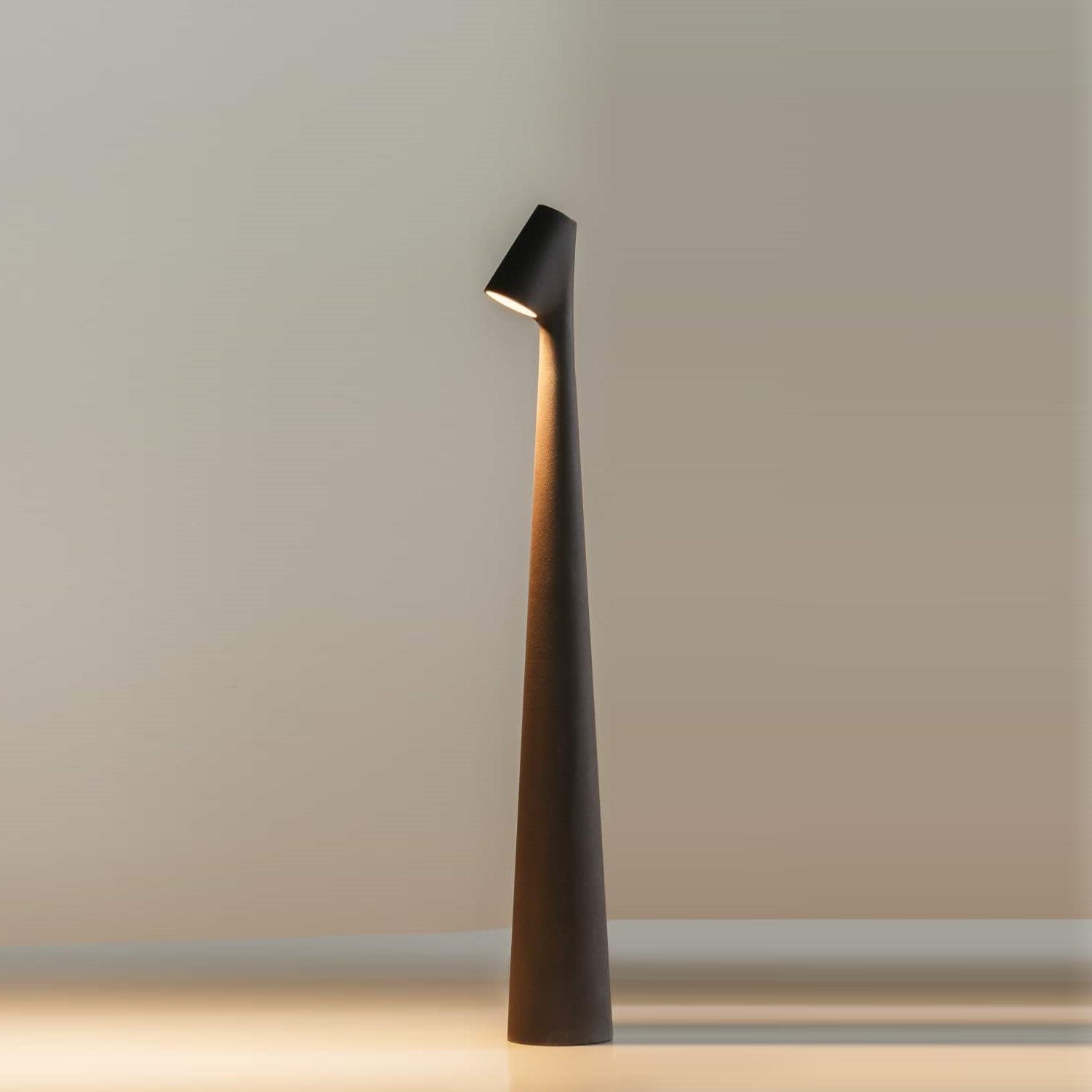 Dimbare LED Tafellamp met Elegante Afwerking en Warm Licht voor Sfeervolle Verlichting in Elke Ruimte | Sansoti