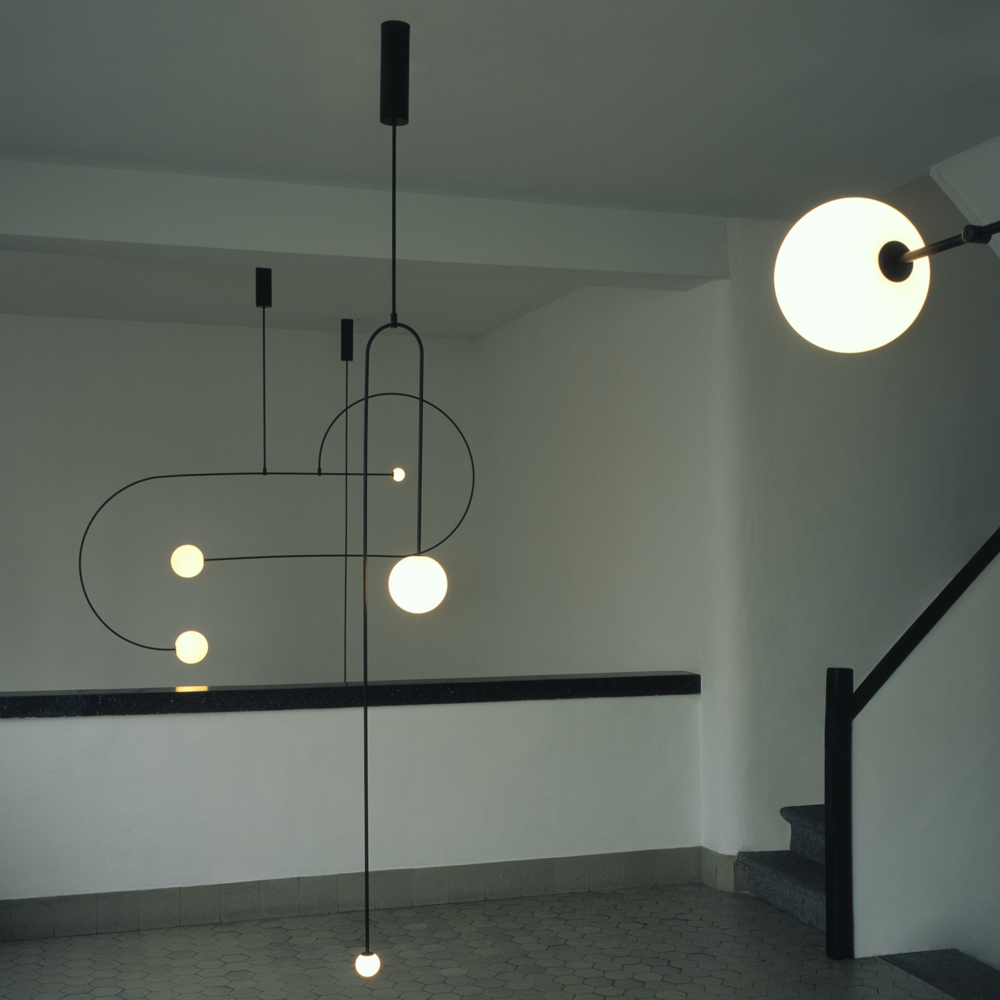 Mobiel Plafondlamp met Glazen Bollen – Modern Messing of Zwart Design – 9 Configuraties – G9 & G4 Fitting | Sansoti