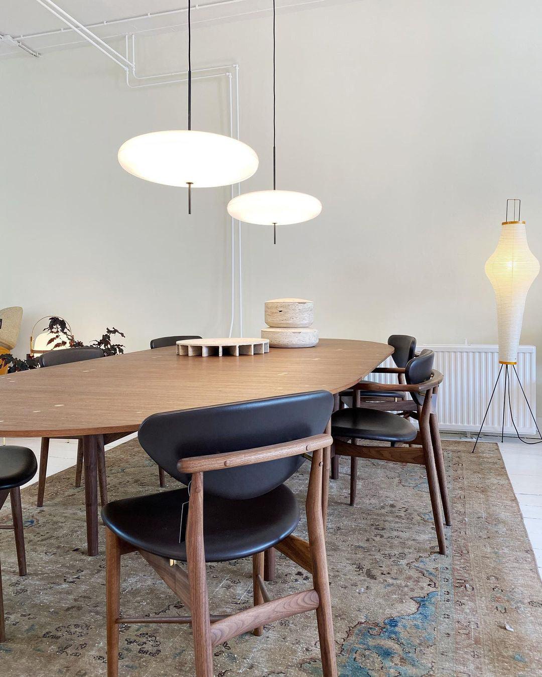 Opaalwitte Schijfhanglamp Elliptisch Design Glas-Effect Polymeer 3-4 Lichtpunten E26/E27 Moderne Designlamp Scandinavische Stijl Zwart of Wit Scandinavisch Interieur | Sansoti