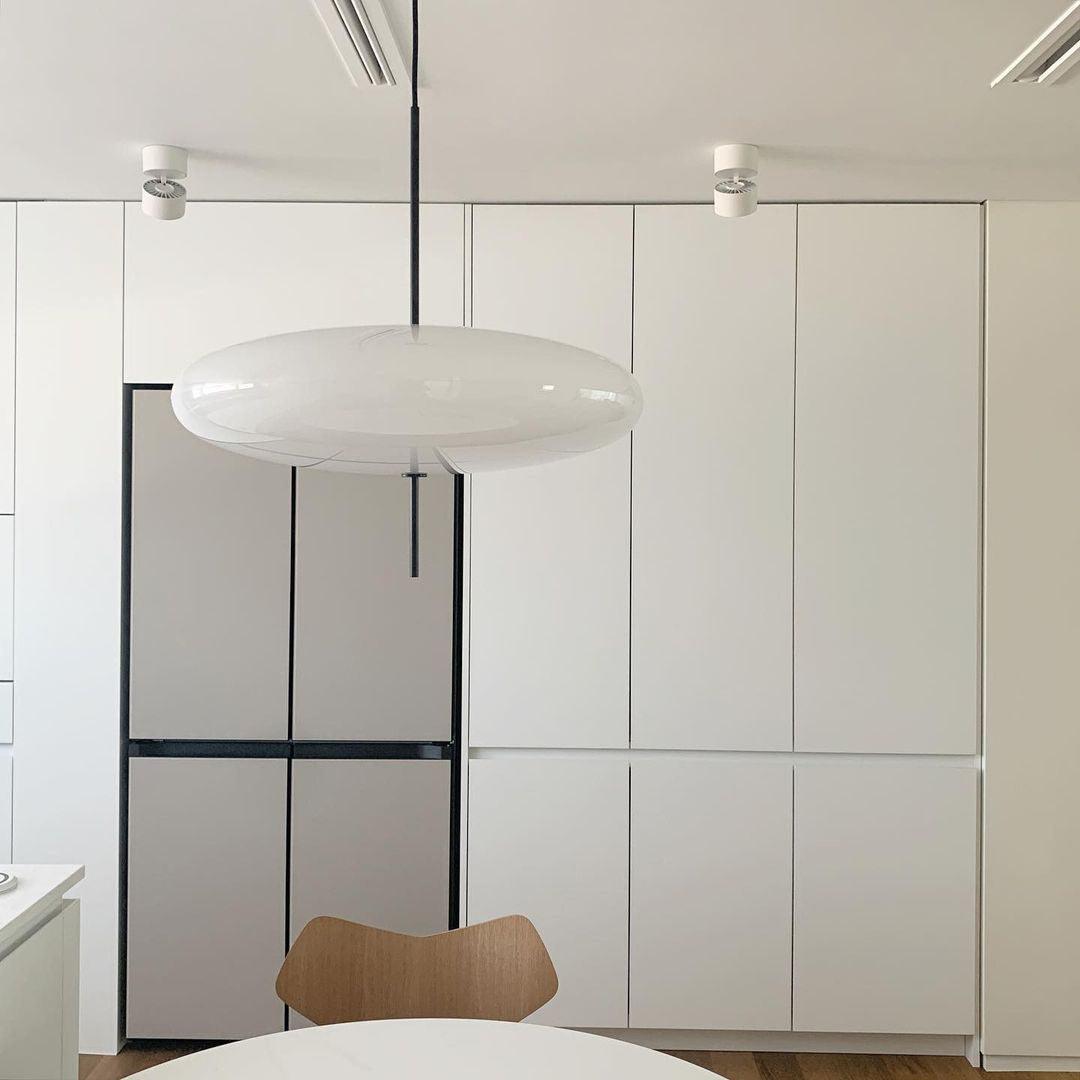 Opaalwitte Schijfhanglamp Elliptisch Design Glas-Effect Polymeer 3-4 Lichtpunten E26/E27 Moderne Designlamp Scandinavische Stijl Zwart of Wit Scandinavisch Interieur | Sansoti