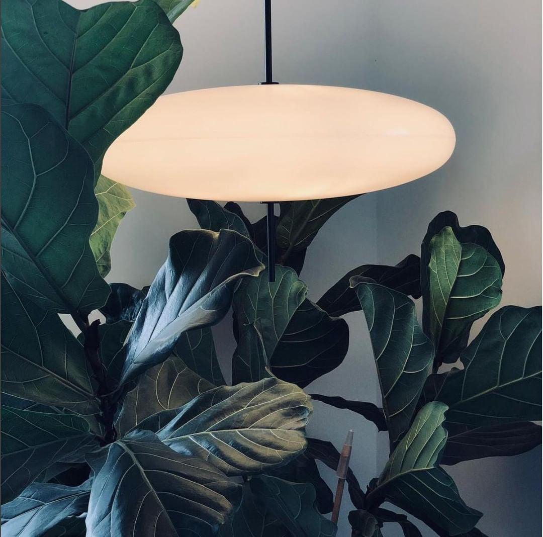 Opaalwitte Schijfhanglamp Elliptisch Design Glas-Effect Polymeer 3-4 Lichtpunten E26/E27 Moderne Designlamp Scandinavische Stijl Zwart of Wit Scandinavisch Interieur | Sansoti