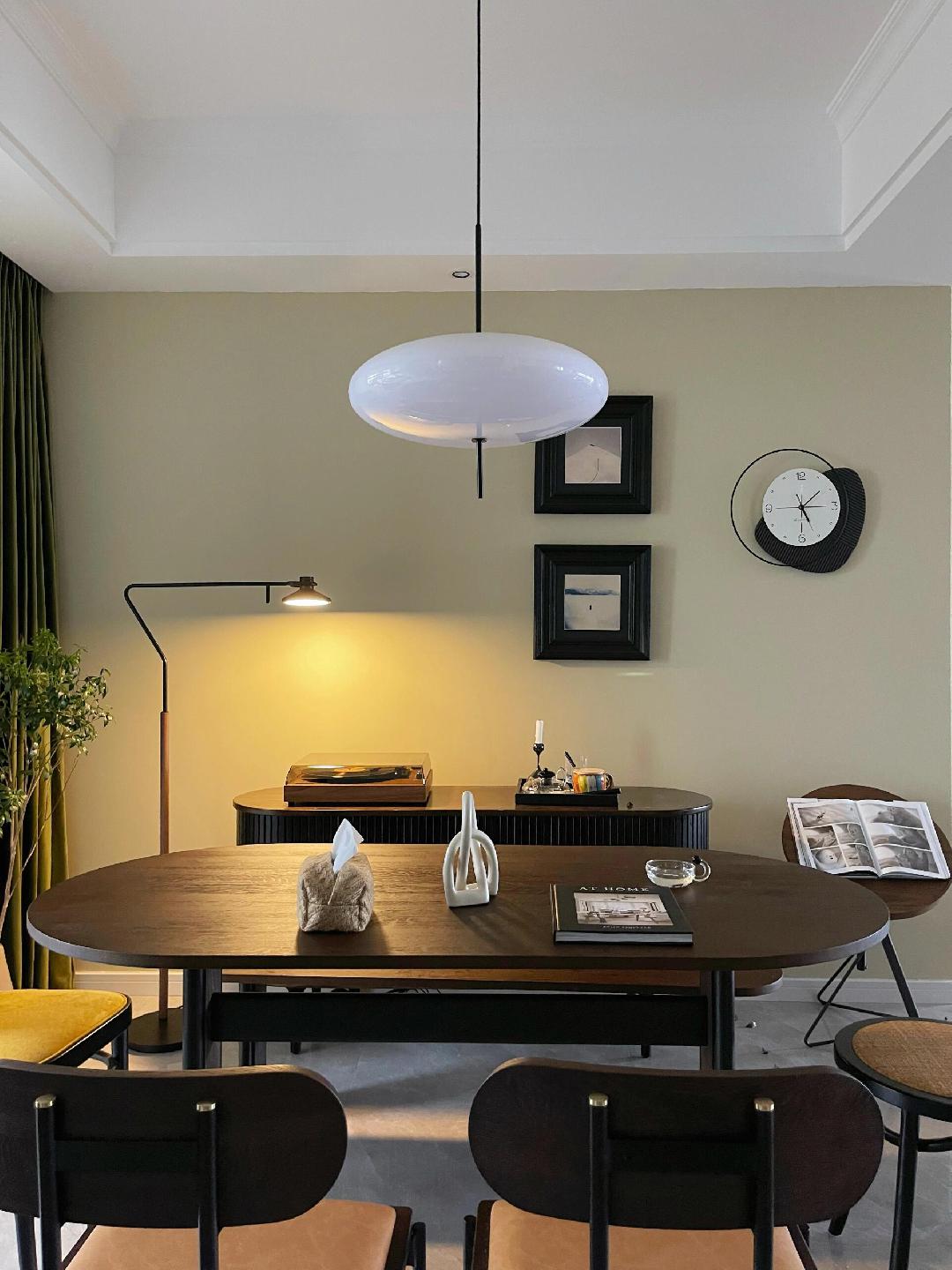 Opaalwitte Schijfhanglamp Elliptisch Design Glas-Effect Polymeer 3-4 Lichtpunten E26/E27 Moderne Designlamp Scandinavische Stijl Zwart of Wit Scandinavisch Interieur | Sansoti