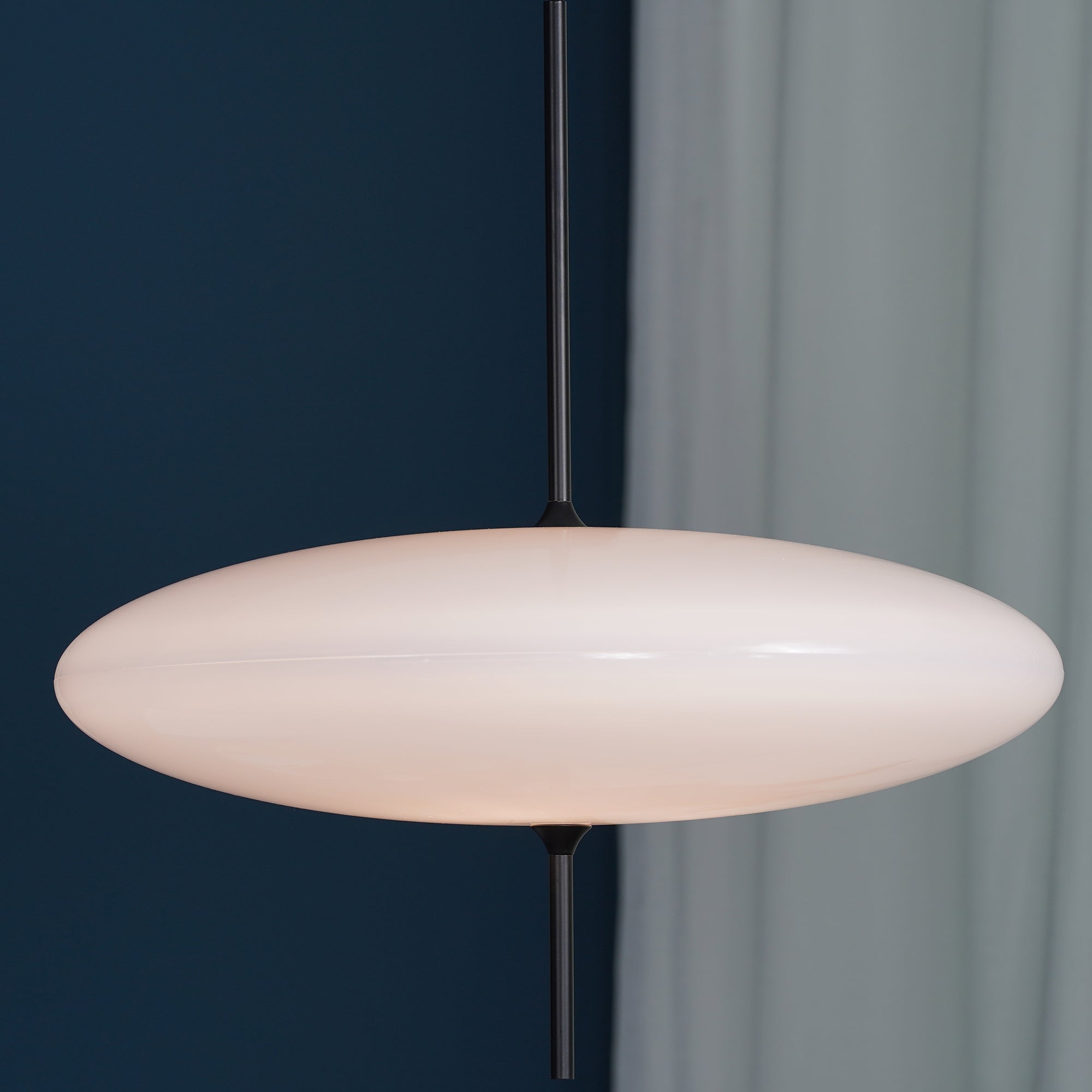 Opaalwitte Schijfhanglamp Elliptisch Design Glas-Effect Polymeer 3-4 Lichtpunten E26/E27 Moderne Designlamp Scandinavische Stijl Zwart of Wit Scandinavisch Interieur | Sansoti