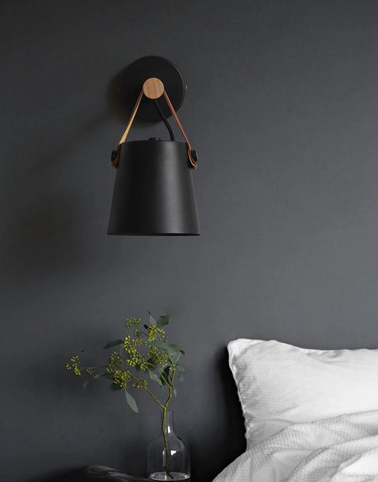 Applique murale cône bois fer sangle cuir E27 industriel noir blanc salon | Restfield
