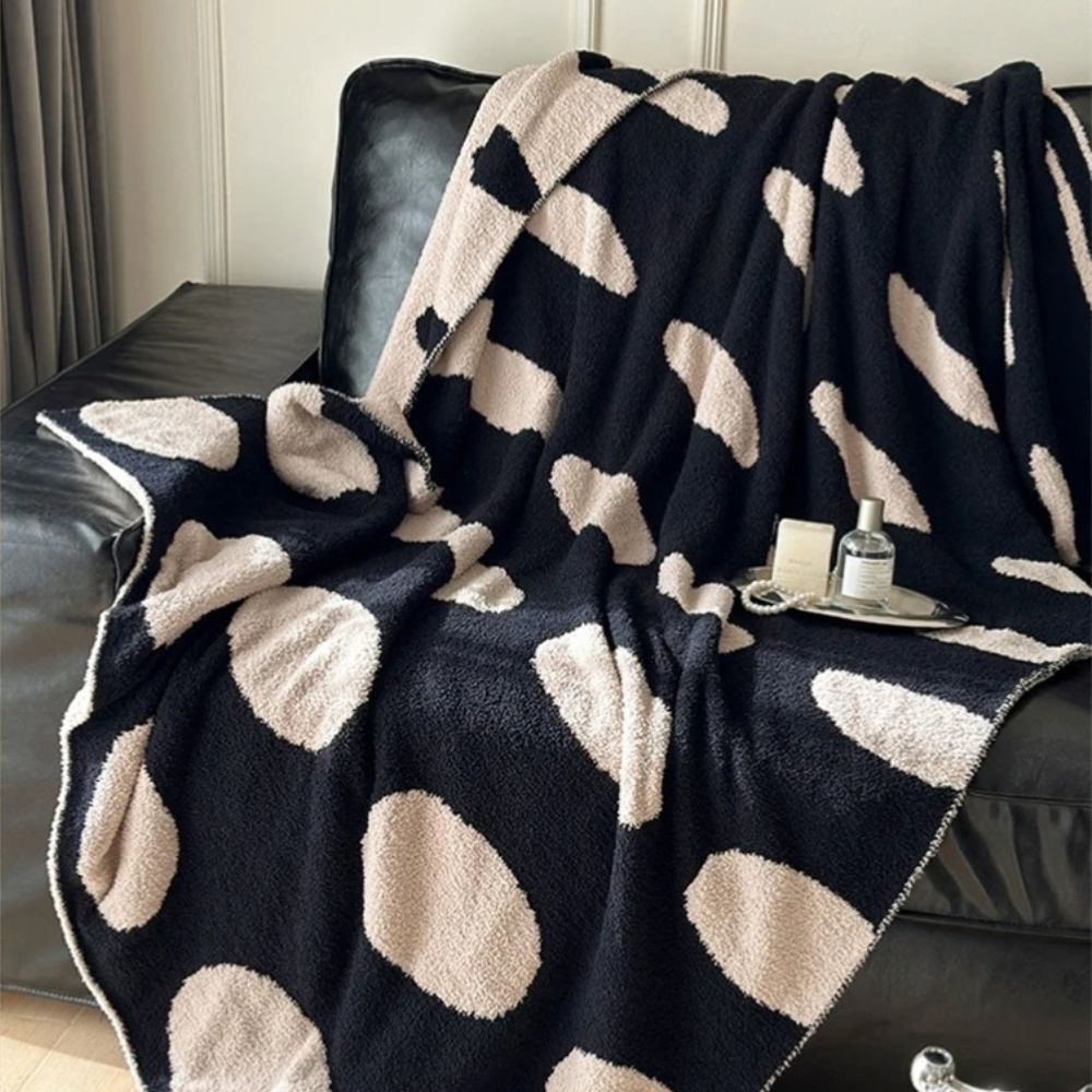 Fleecedecke Punkte Schwarz-Weiß 130x170cm Beidseitig Weiches Nylon Plaid Schlafzimmer Wohnzimmer Dekorativ | Sansoti