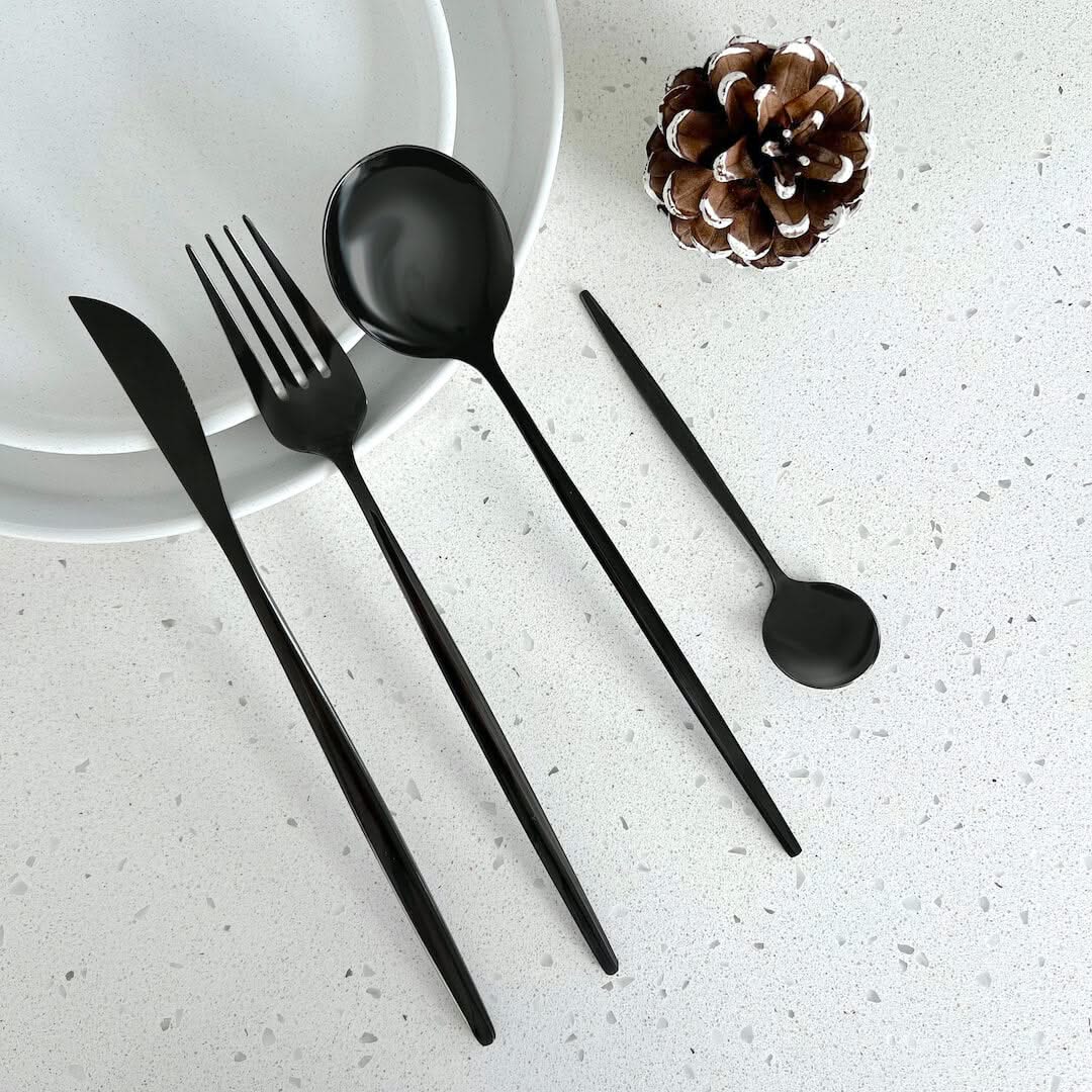 Zwart Bestek Set 4-delig RVS Mat Tafelbestek Duurzaam voor Dagelijks Gebruik Feestelijke Diners Keuken | Sansoti