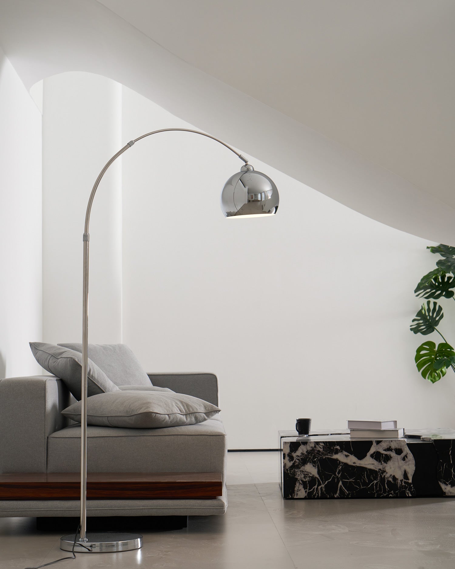 Verstelbare Vloerlamp Metaal Zwart Chroom Wit Telescopische Arm Leeslamp Modern Design | Sansoti
