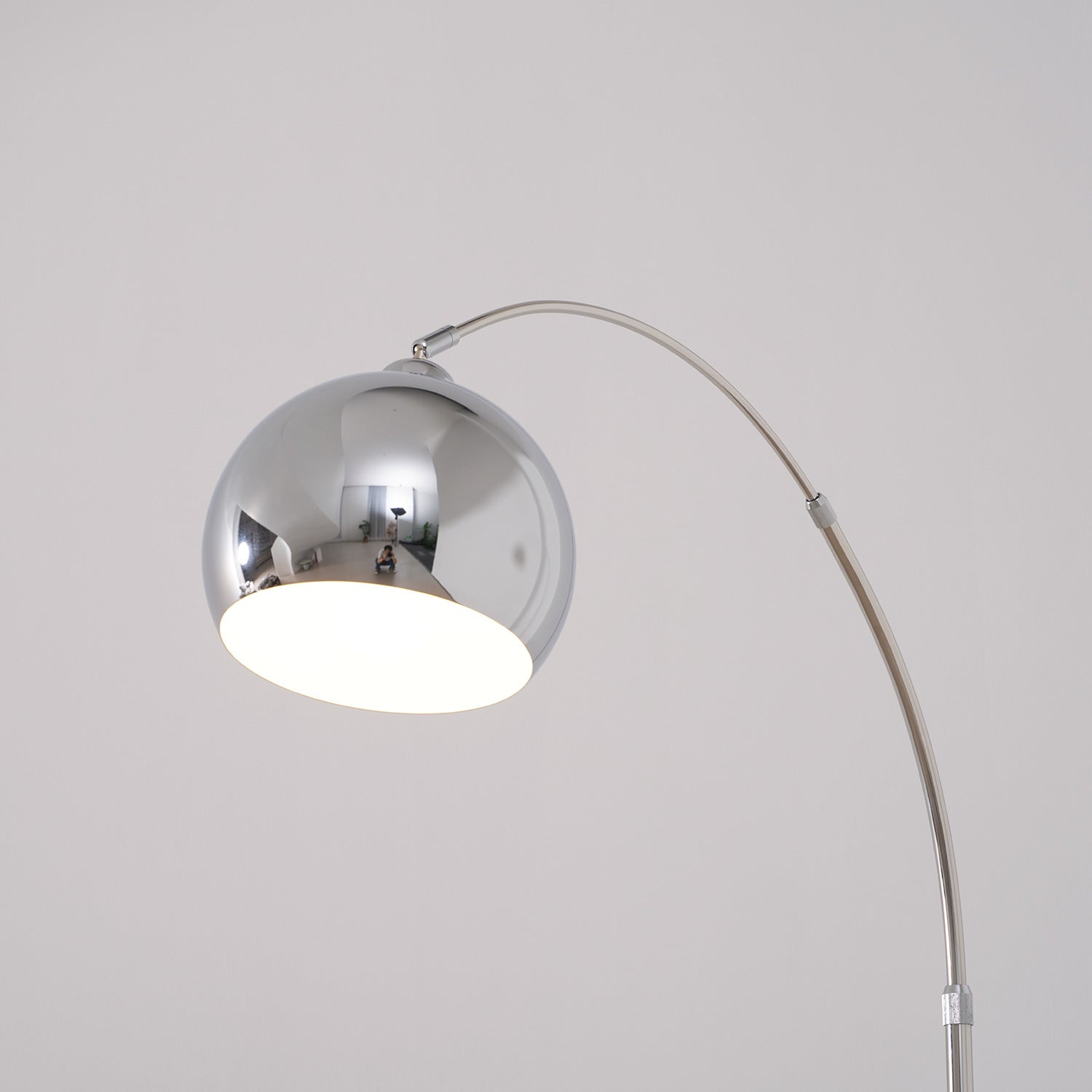 Verstelbare Vloerlamp Metaal Zwart Chroom Wit Telescopische Arm Leeslamp Modern Design | Sansoti