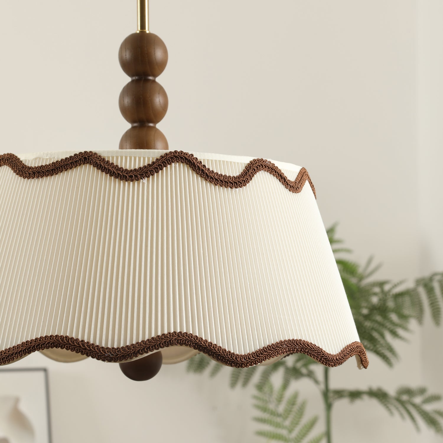 Plafondlamp met Geplooide Kap en Houten Kralen – Vintage Cottage Stijl voor Warm Sfeervol Licht | Sansoti