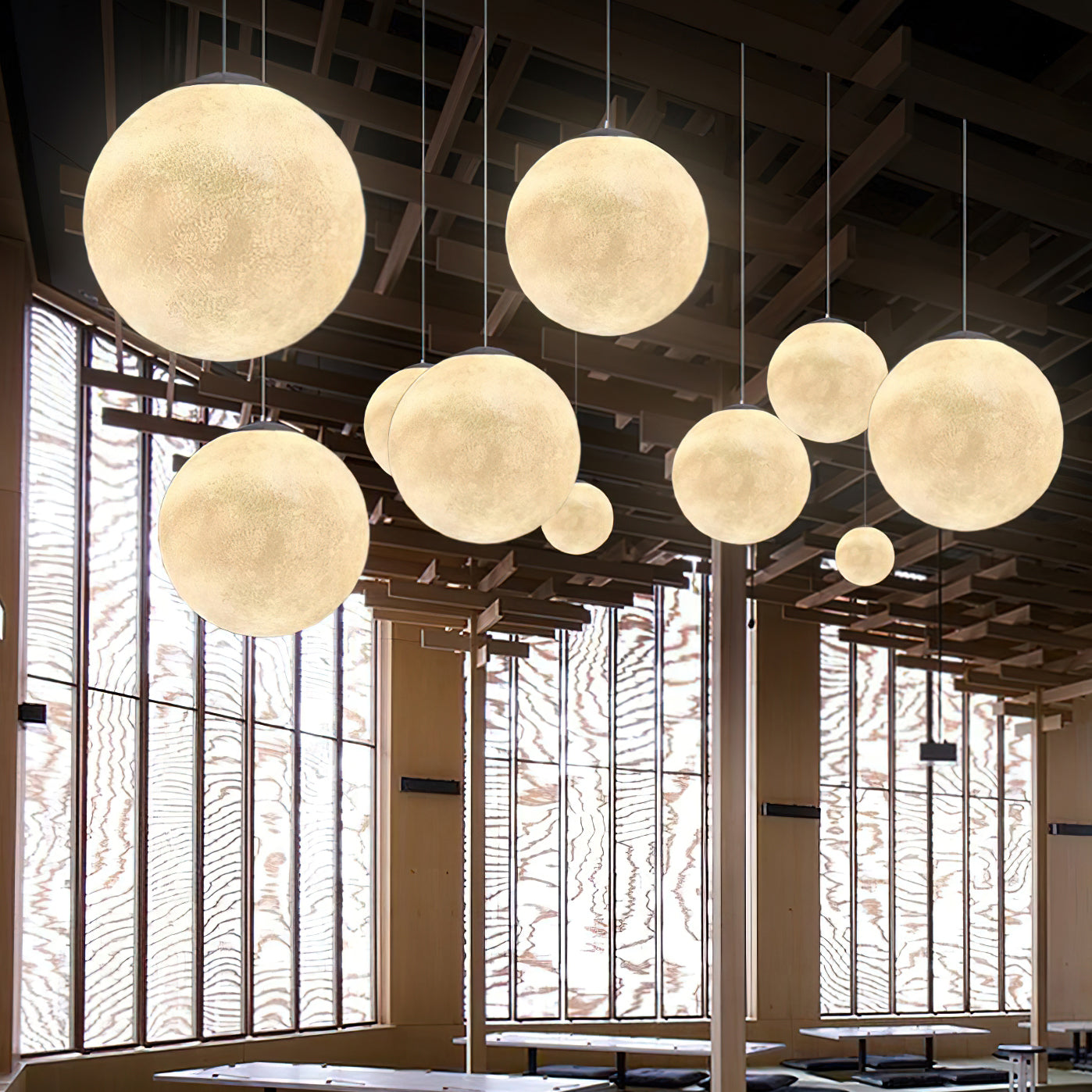 Maan Hanglamp – Realistische Textuur – 8 Maten Beschikbaar – Romantische Maanbol voor Slaapkamer Eetkamer Kinderkamer – Dimbaar Warm Licht – Schuine Plafondadapter Inbegrepen | Sansoti