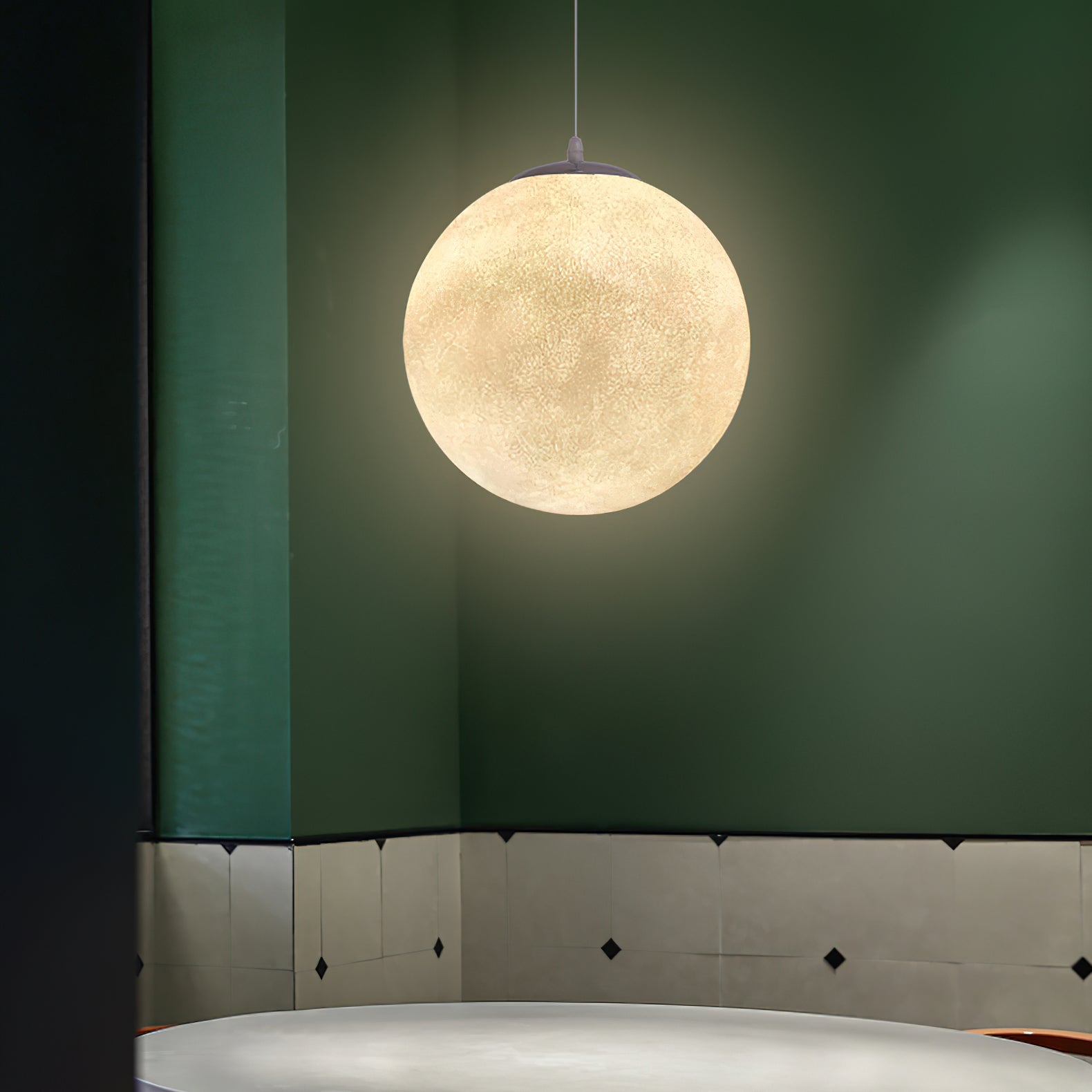 Maan Hanglamp – Realistische Textuur – 8 Maten Beschikbaar – Romantische Maanbol voor Slaapkamer Eetkamer Kinderkamer – Dimbaar Warm Licht – Schuine Plafondadapter Inbegrepen | Sansoti