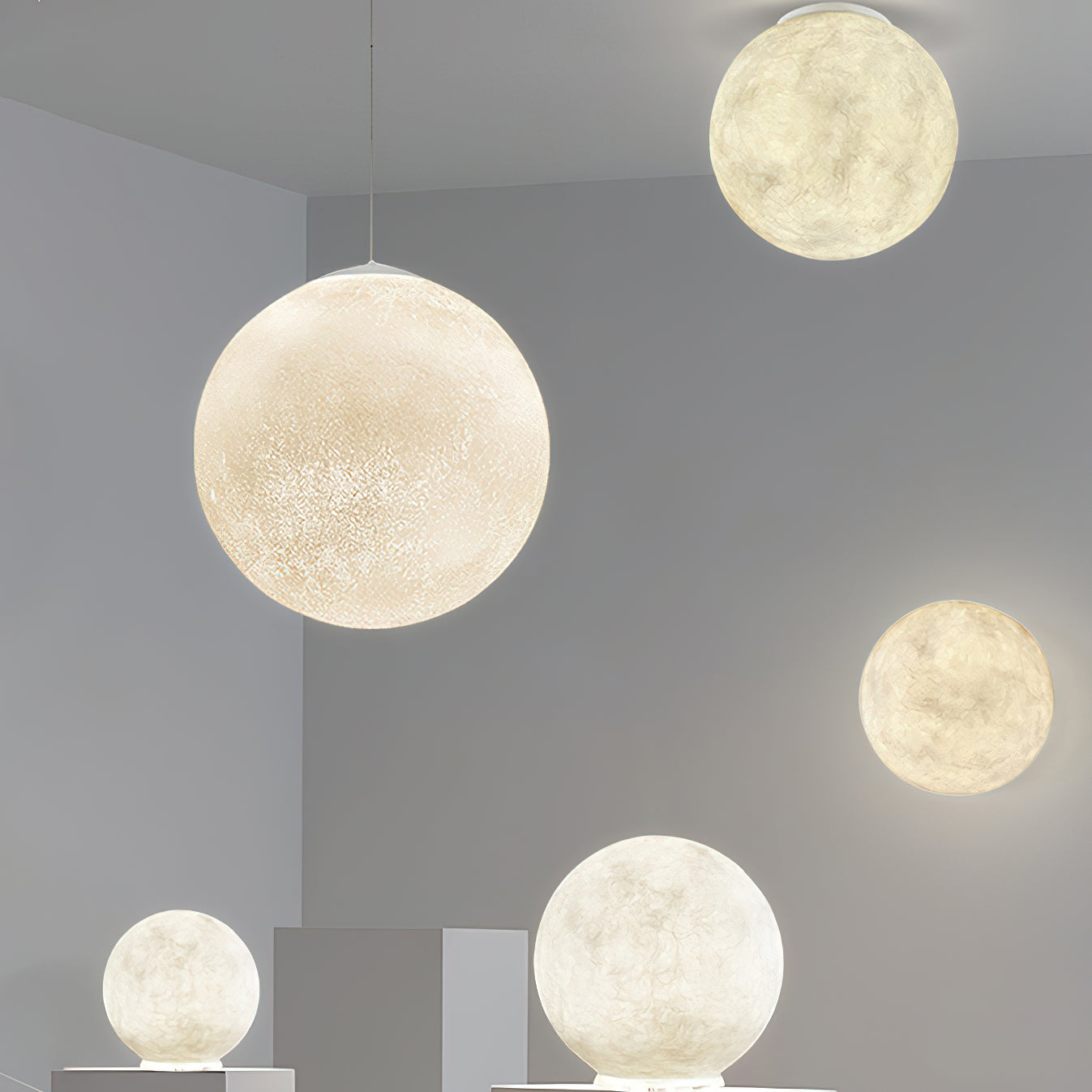 Maan Hanglamp – Realistische Textuur – 8 Maten Beschikbaar – Romantische Maanbol voor Slaapkamer Eetkamer Kinderkamer – Dimbaar Warm Licht – Schuine Plafondadapter Inbegrepen | Sansoti