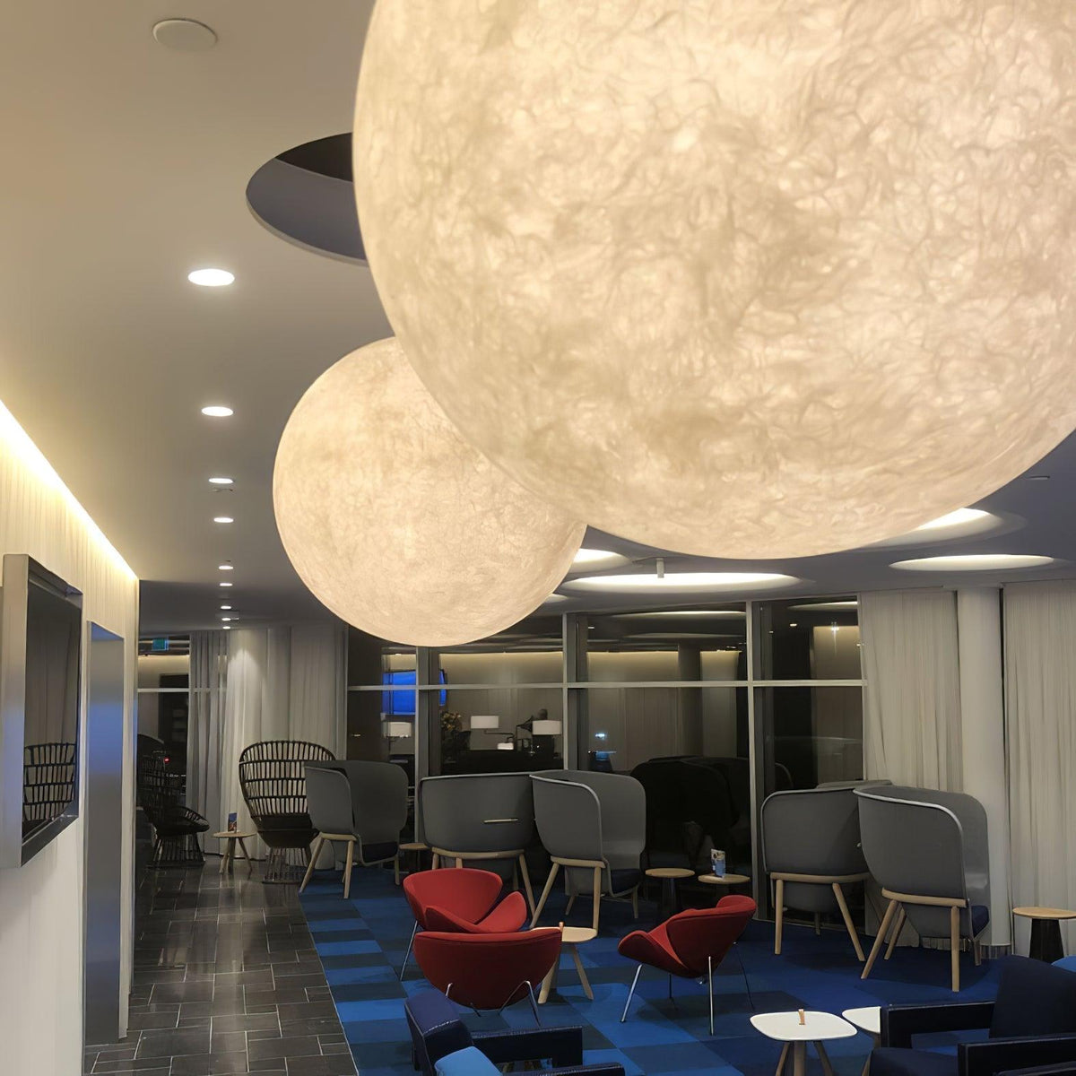 Hanging Moon Lamp, Spherical White Design, Adjustable 25-100cm, Ambient Lighting, Modern Living Room Décor | Sansoti