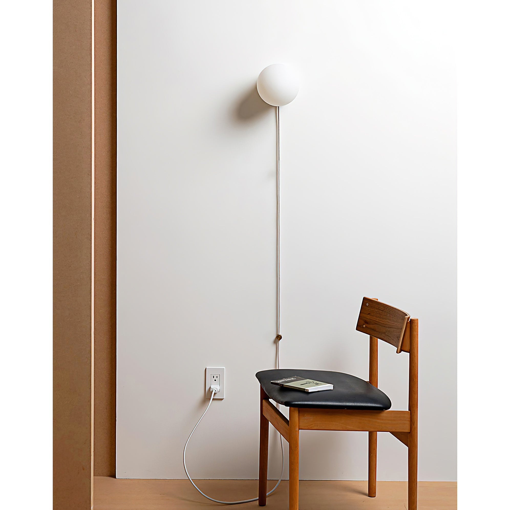 Wandlamp Plug-In Glas & IJzer Zwart Wit Sfeerlicht Slaapkamer Gang | Sansoti