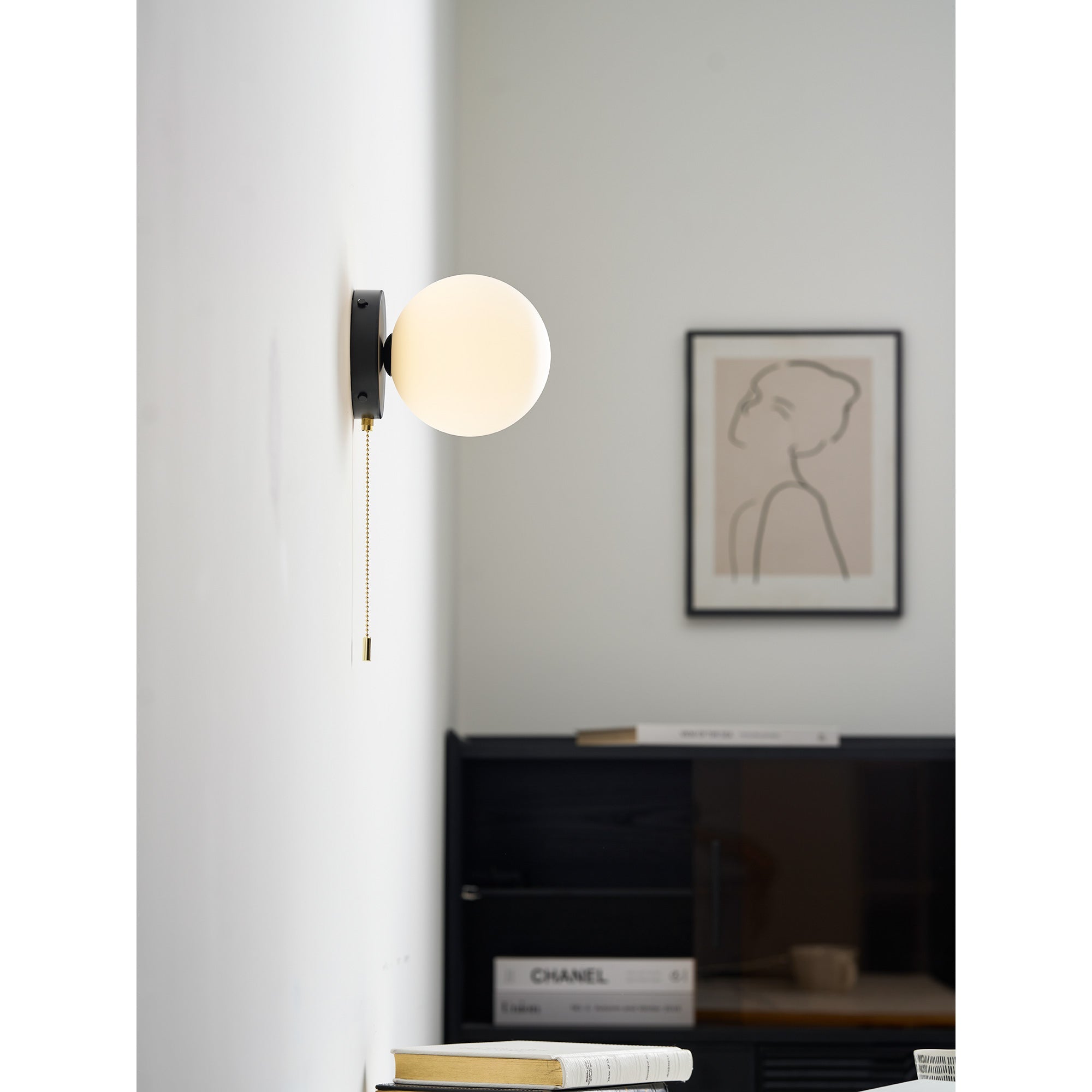 Glazen Wandlamp Scandinavisch Design met Ronde Bolkap Wit Glas G9 Fitting Compact & Modern Sfeervol voor Slaapkamer Hal | Sansoti