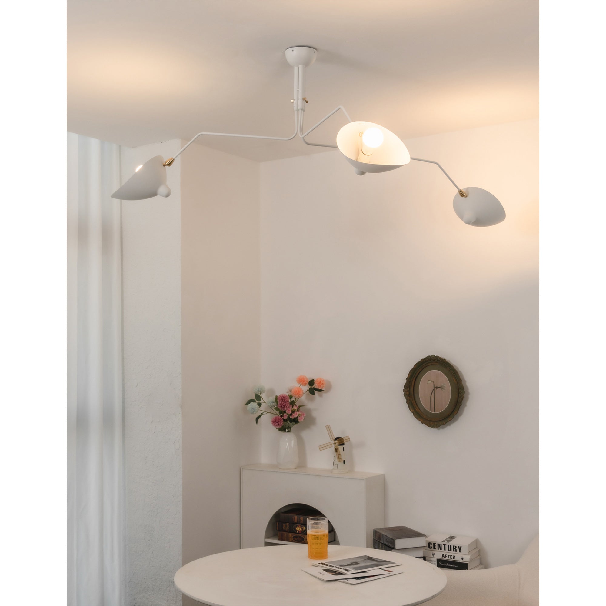 Verstelbare Spinlamp Multi-Arm Plafondlamp Industriële Design Messing Details Zwart Wit Scandinavisch Modern | Sansoti