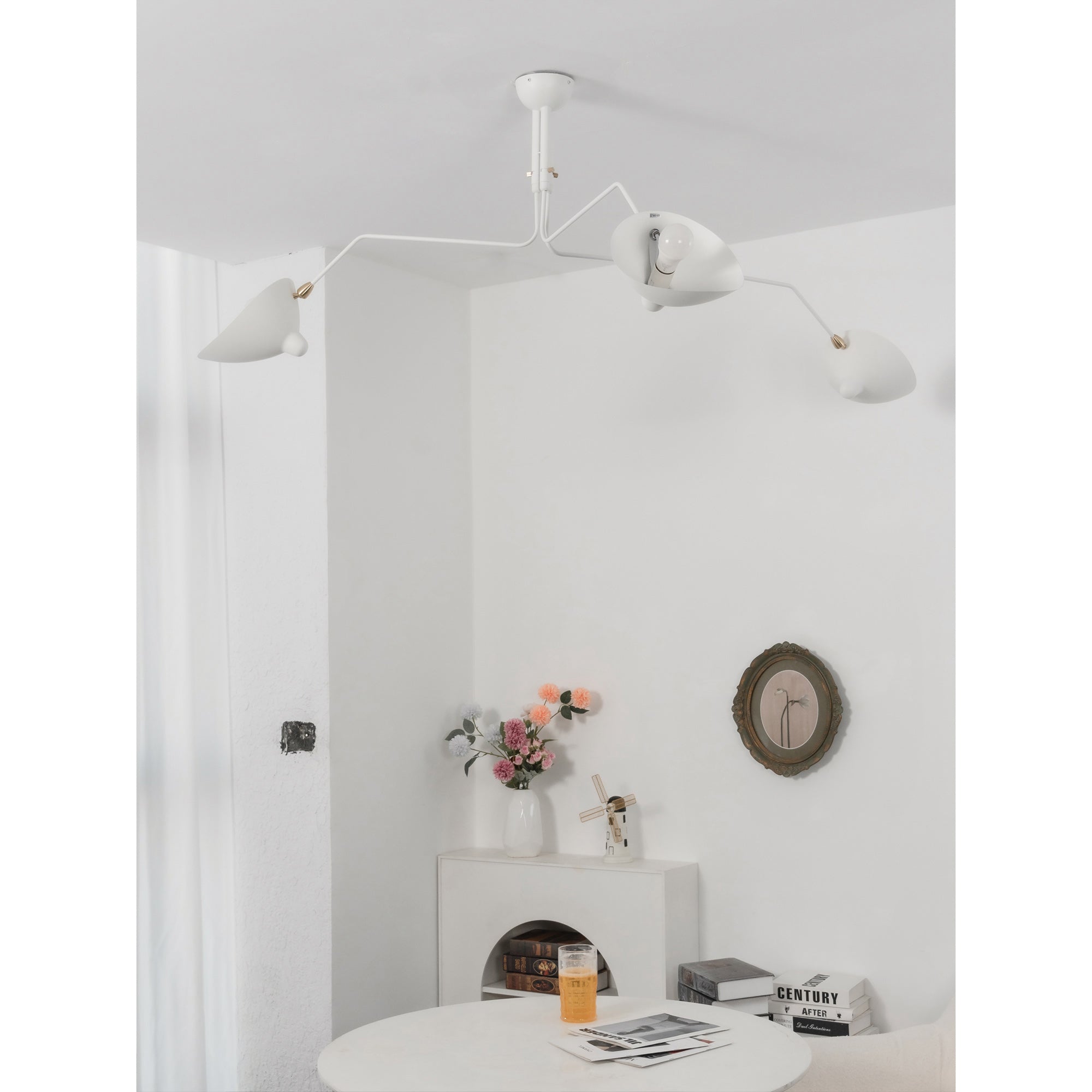 Verstelbare Spinlamp Multi-Arm Plafondlamp Industriële Design Messing Details Zwart Wit Scandinavisch Modern | Sansoti