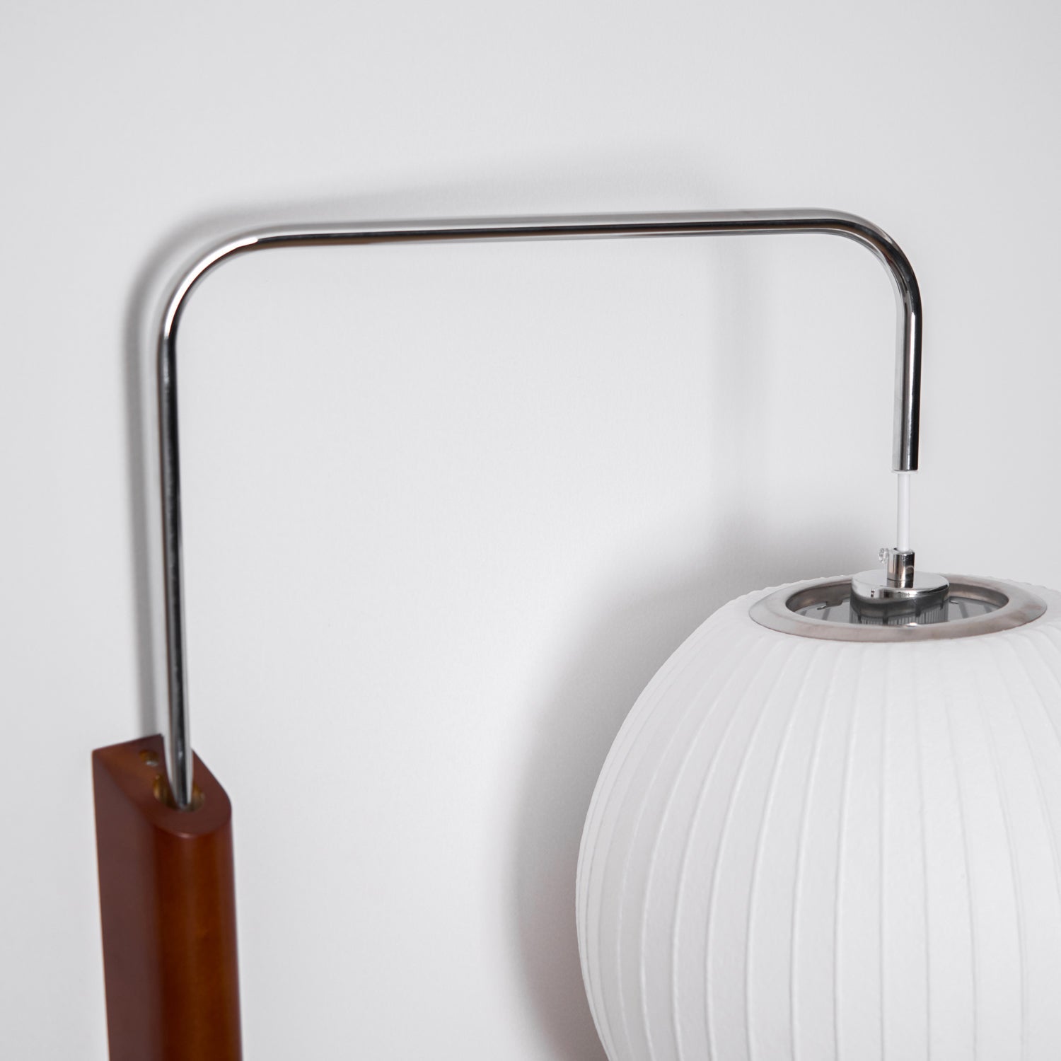 Wandlamp Zijden Kap Walnoot Metaal Wit Woonkamer Slaapkamer | Sansoti