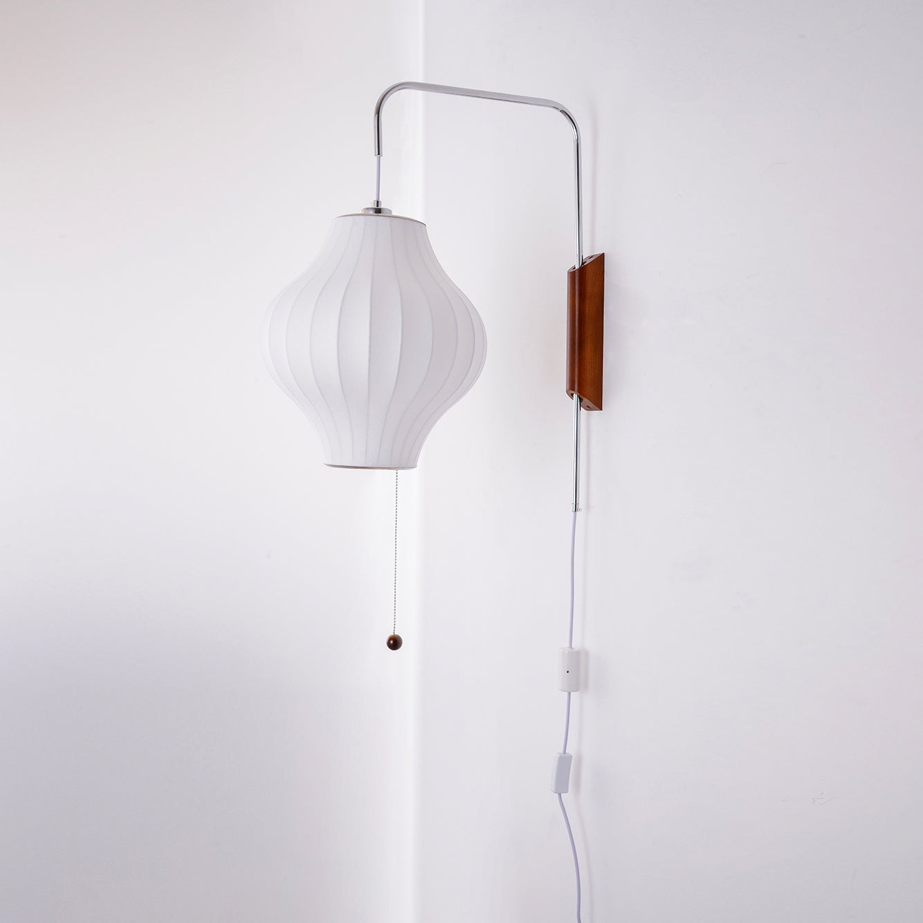 Wandlamp Zijden Kap Walnoot Metaal Wit Woonkamer Slaapkamer | Sansoti