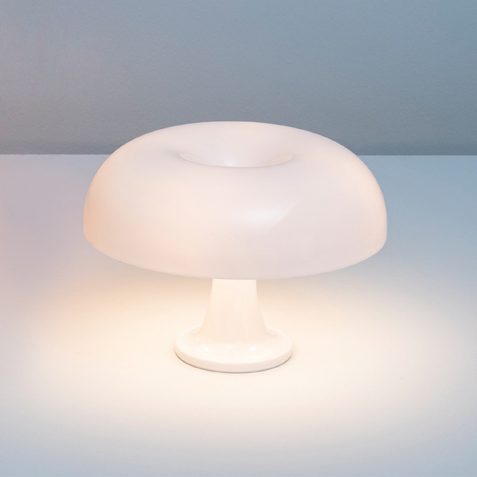 Paddenstoelvormige Tafellamp met 4 Lichtbronnen en Gedimde Retro Sfeer | Sansoti