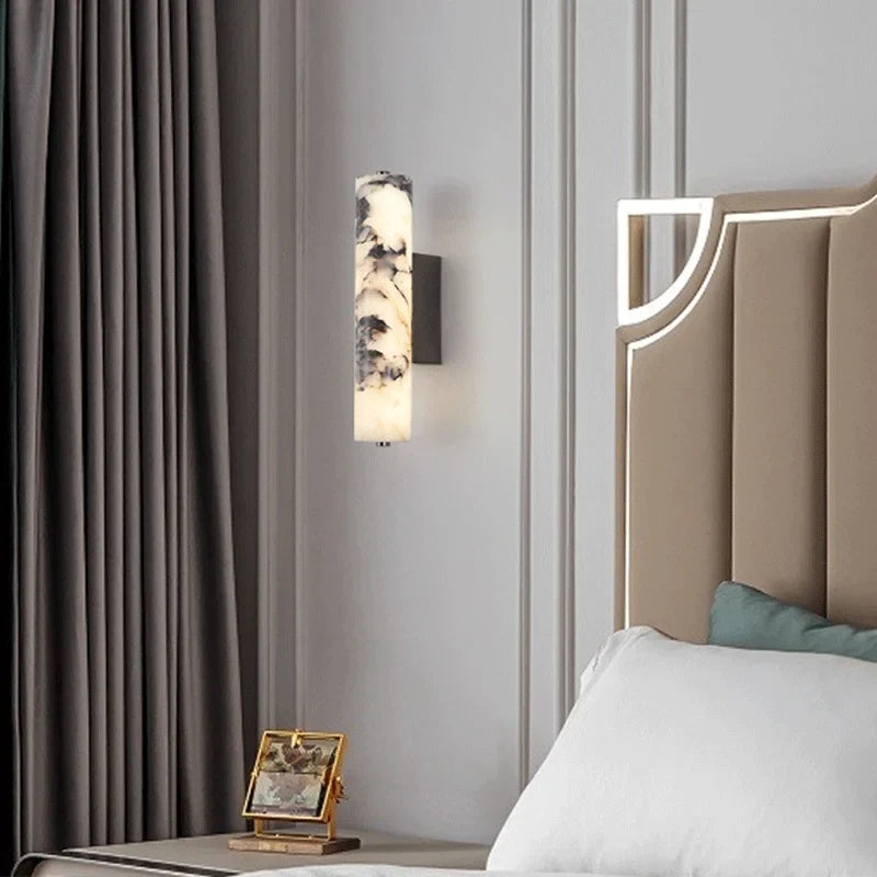Schmale vertikale Marmor-Wandleuchte LED 28 cm warmweißes Licht Naturstein-Design Flur Schlafzimmer Diele Wohnzimmer | Sansoti