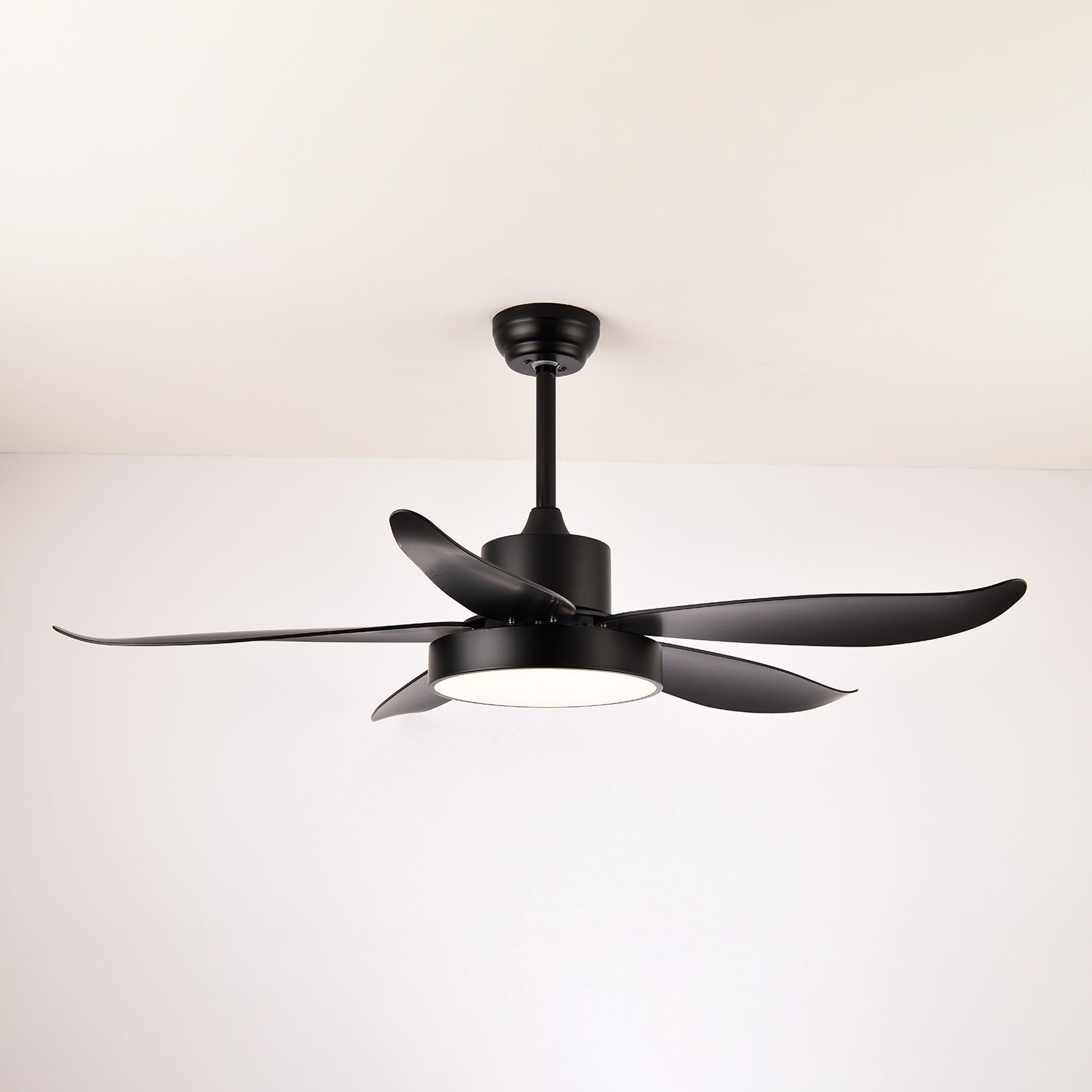 Modern Ceiling Fan Auron with Integrated LED Lighting | Quiet & Stylish | Sansoti