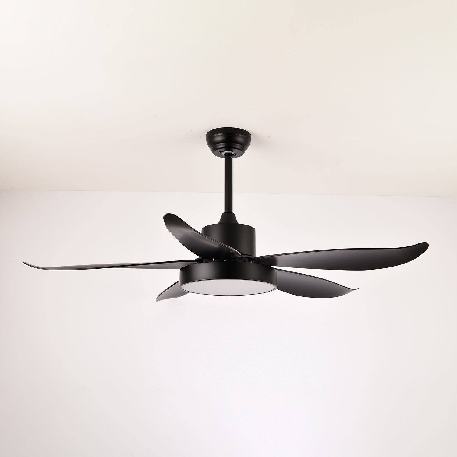 Modern Ceiling Fan Auron with Integrated LED Lighting | Quiet & Stylish | Sansoti