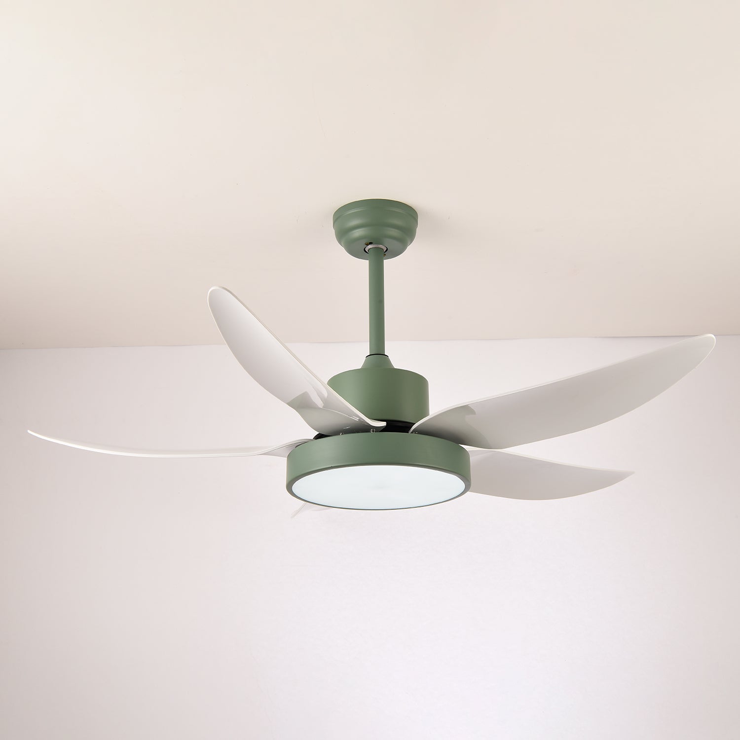 Modern Ceiling Fan Auron with Integrated LED Lighting | Quiet & Stylish | Sansoti