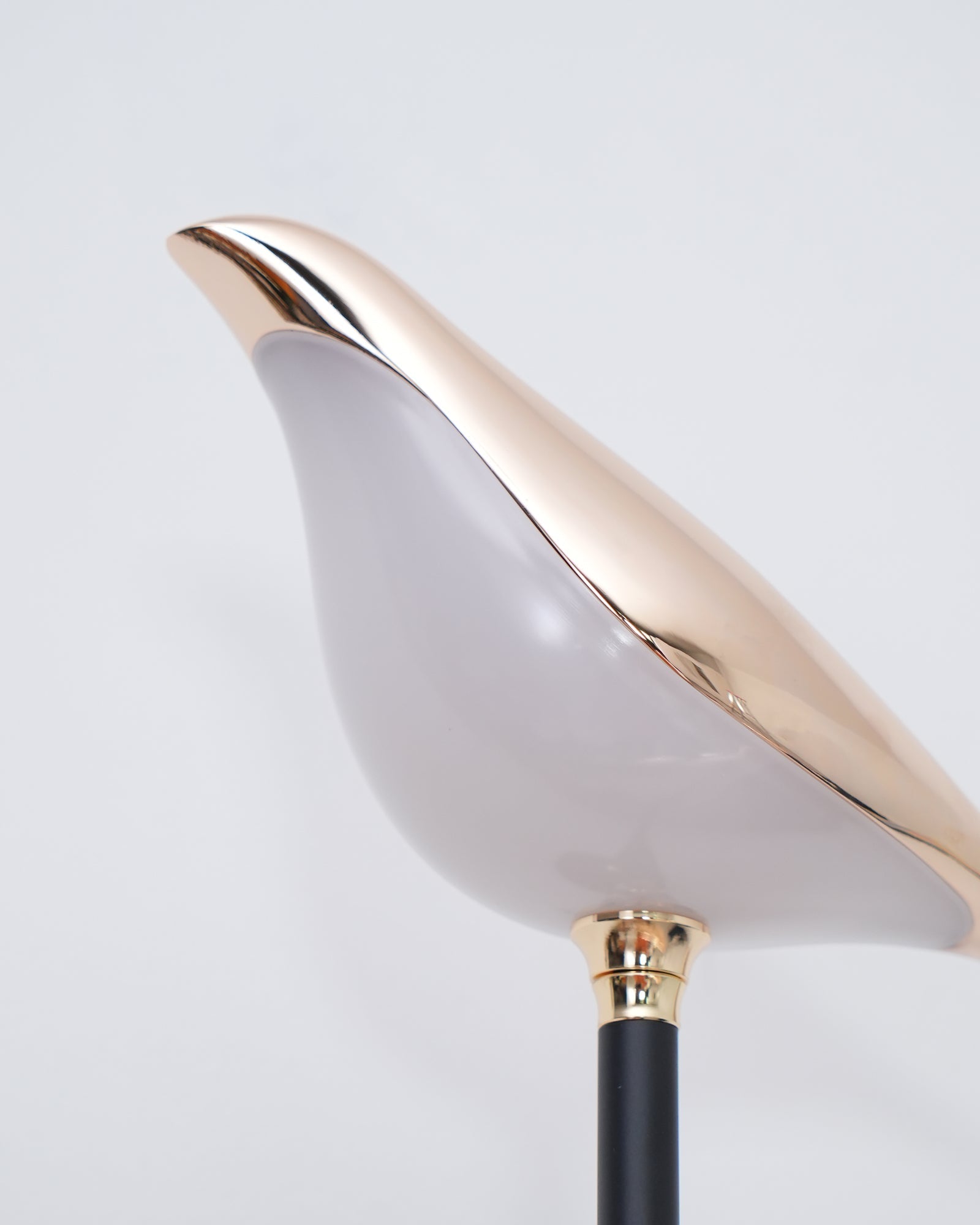 Wandlamp met Vogelmotief en Verstelbare Lamparmen – Zwart & Roségoud Design 1 of 2 Lichtpunten Magnetische Vogel Moderne Decoratieve Verlichting | Sansoti