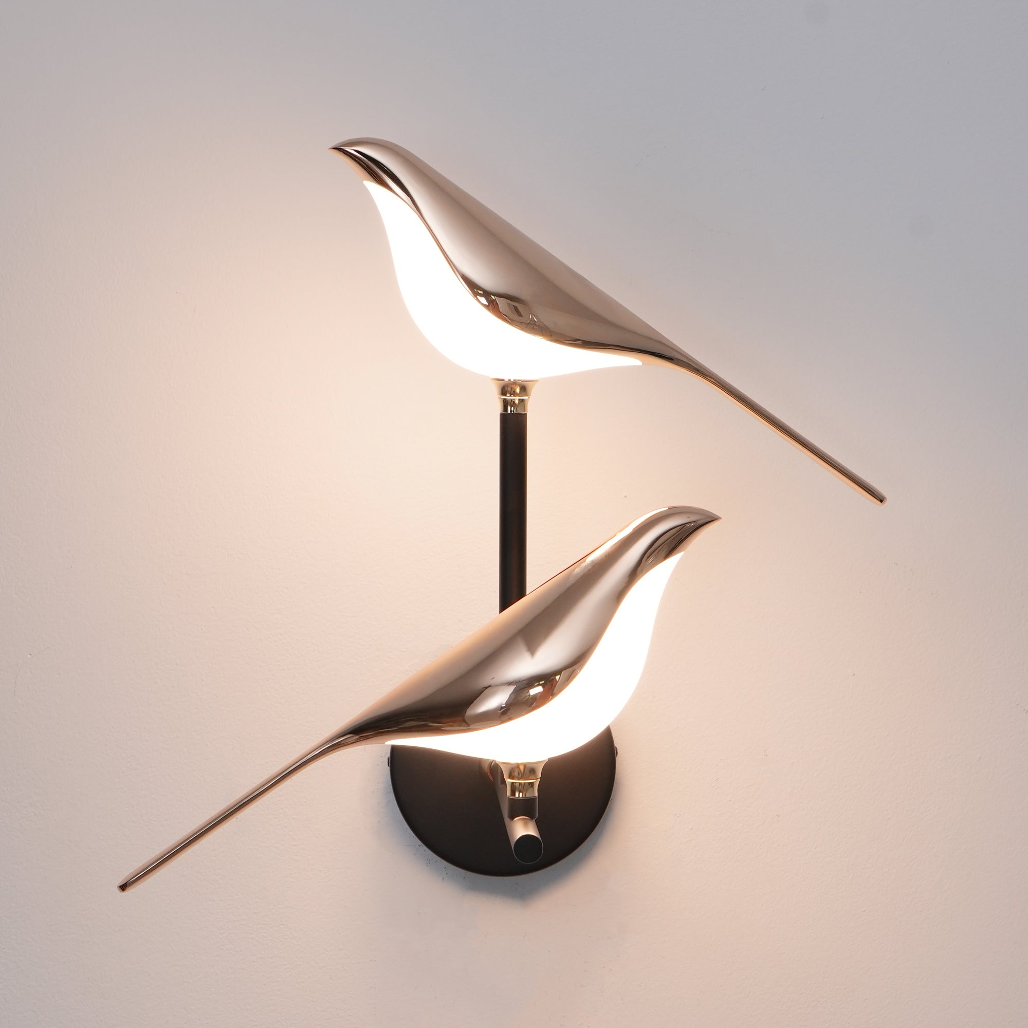Wandlamp met Vogelmotief en Verstelbare Lamparmen – Zwart & Roségoud Design 1 of 2 Lichtpunten Magnetische Vogel Moderne Decoratieve Verlichting | Sansoti