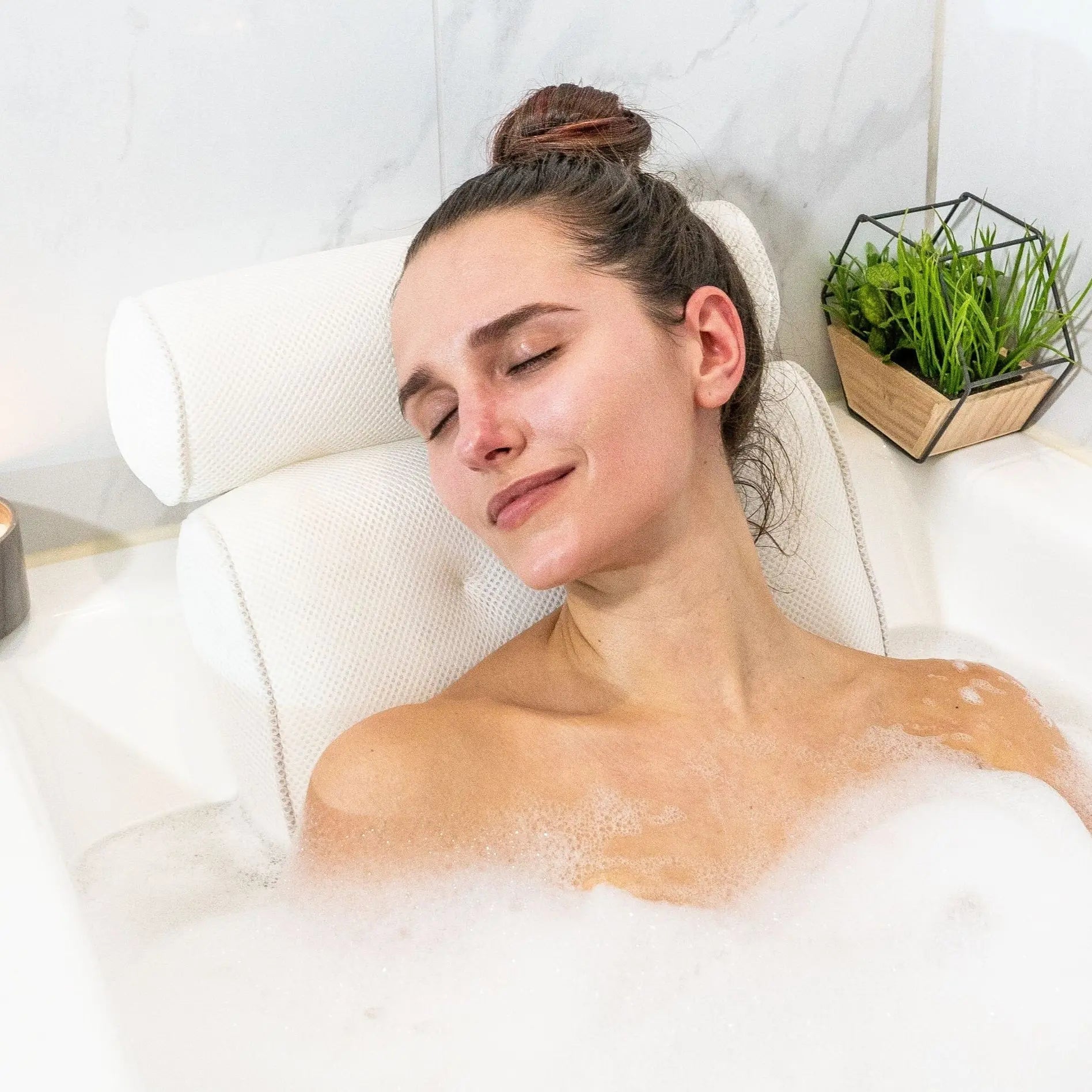 Bath Pillow with Non-Slip Suction Cups for Relaxing Bath | Sansoti