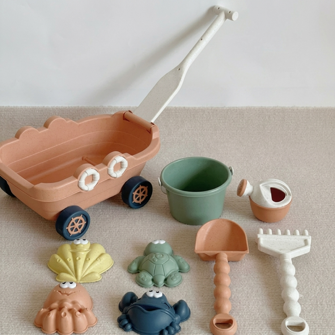 Set de jouets de plage avec véhicules de chantier, bateau, seaux et moules sur le thème de la mer, pour la plage, le jardin et les jeux en plein air des enfants | Sansoti