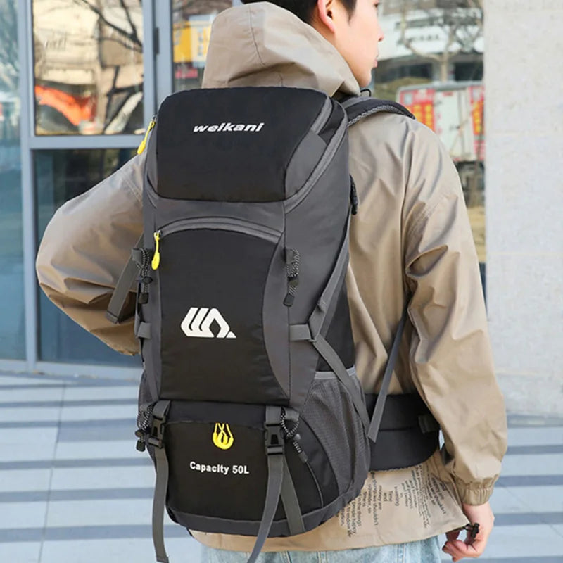 Sac à dos outdoor 50 L avec compartiment à chaussures, dos respirant, ceinture abdominale réglable et imperméable pour trekking | Sansoti