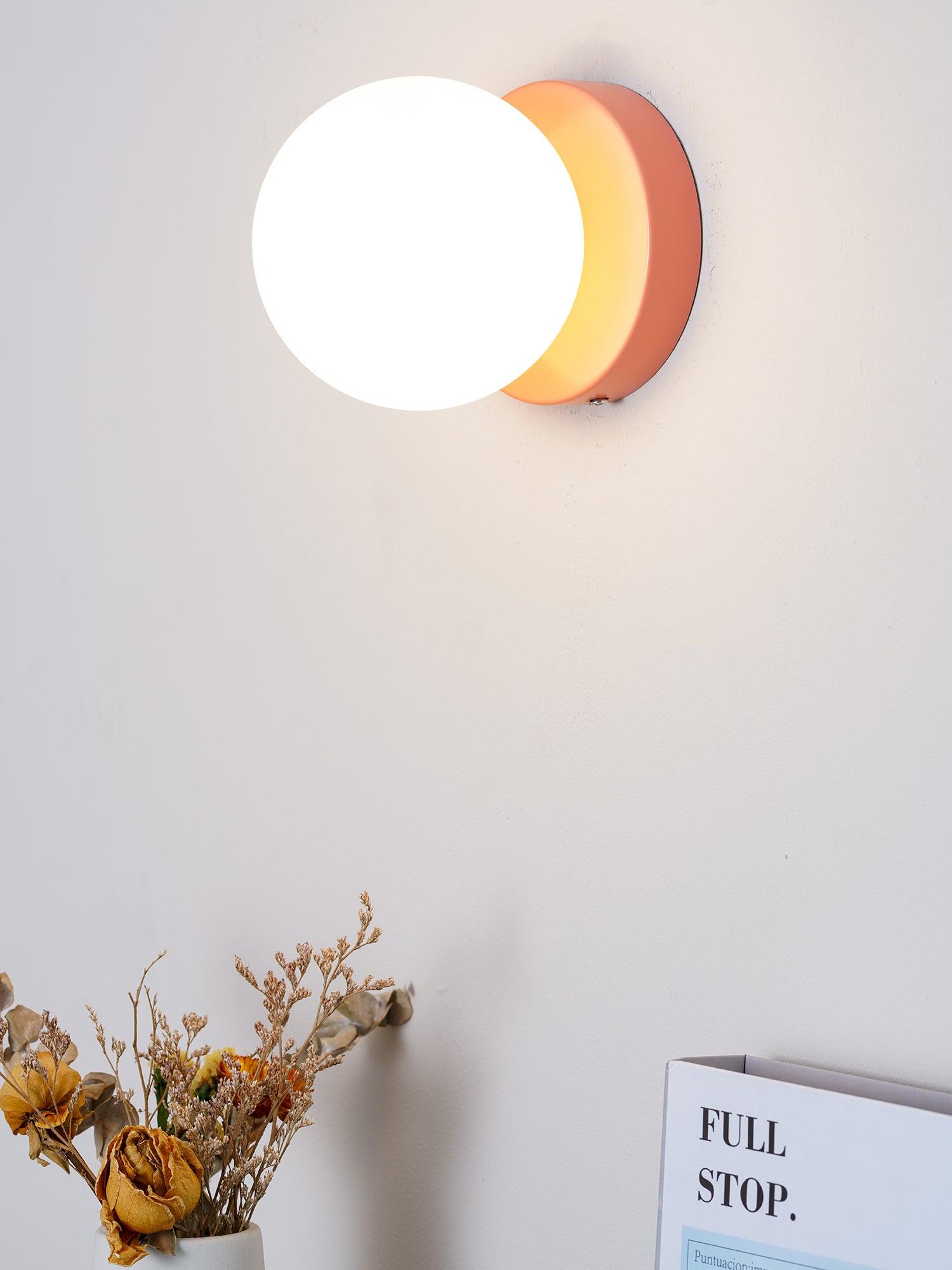 Nuvol Wandlamp — Metalen Wandspot met Glazen Bol ø12cm — Compacte Wandverlichting in 5 Kleuren | Sansoti