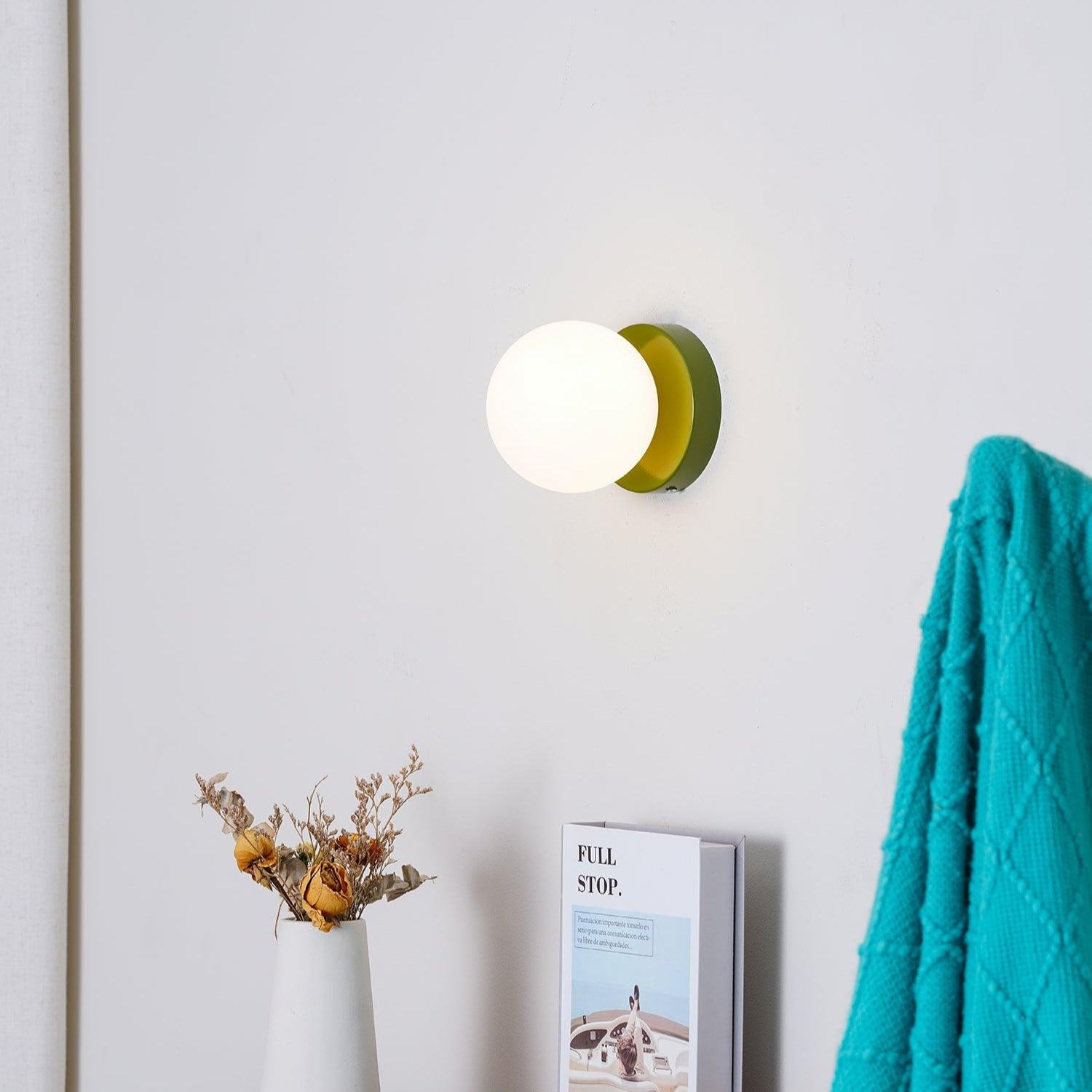 Nuvol Wandlamp — Metalen Wandspot met Glazen Bol ø12cm — Compacte Wandverlichting in 5 Kleuren | Sansoti