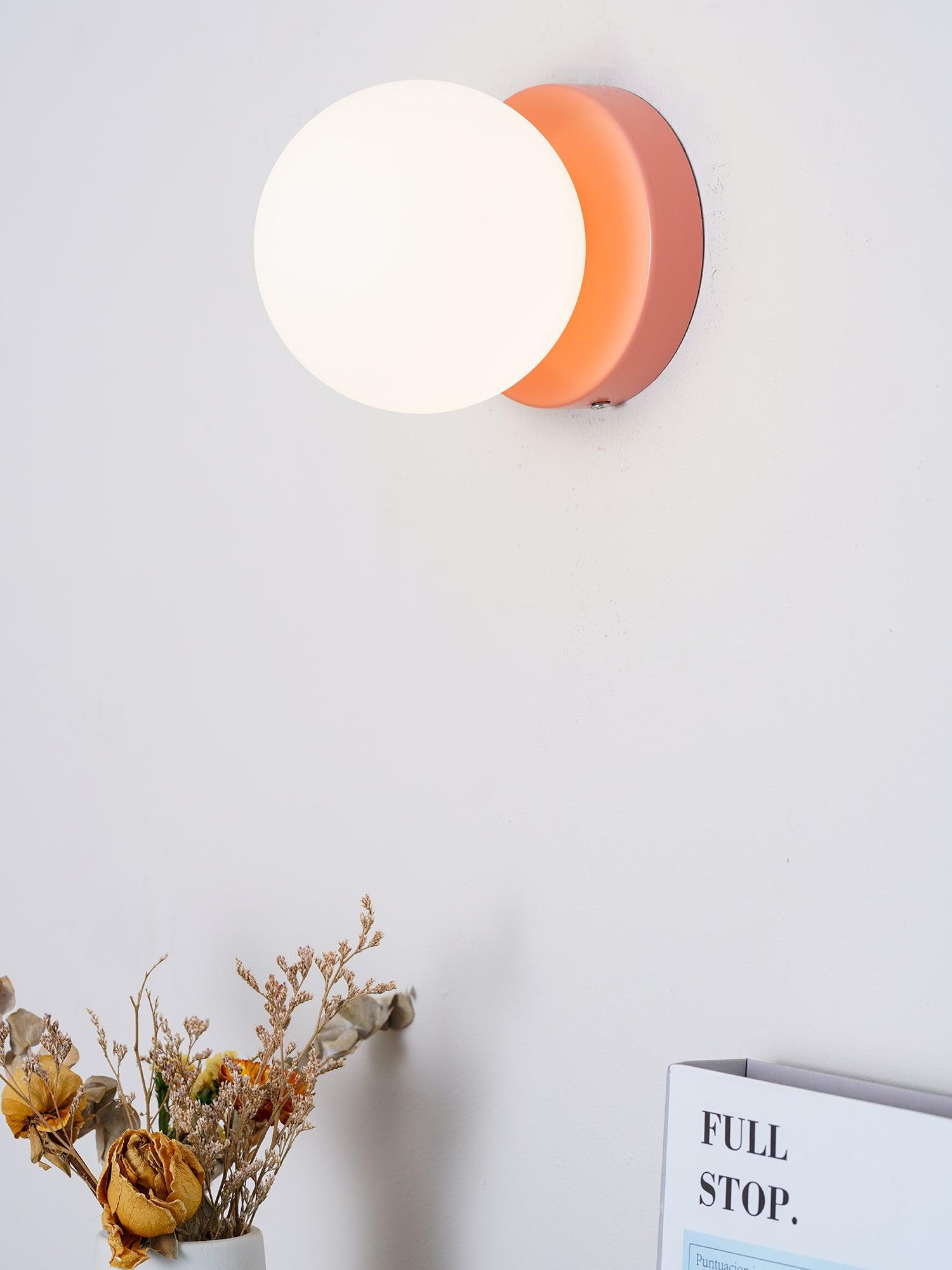 Nuvol Wandlamp — Metalen Wandspot met Glazen Bol ø12cm — Compacte Wandverlichting in 5 Kleuren | Sansoti
