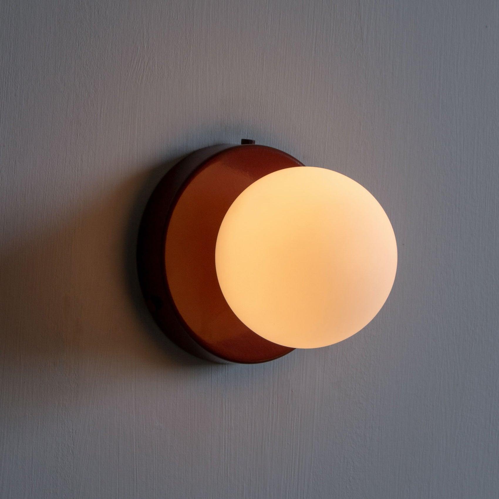 Nuvol Wandlamp — Metalen Wandspot met Glazen Bol ø12cm — Compacte Wandverlichting in 5 Kleuren | Sansoti