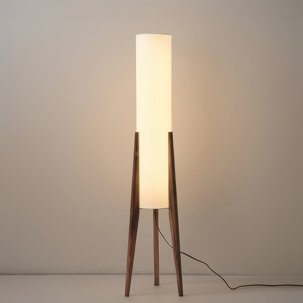 Staande Vloerlamp Notenhout met Linnen Kap en LED-Verlichting voor Sfeervolle Woonkamer en Slaapkamer | Sansoti