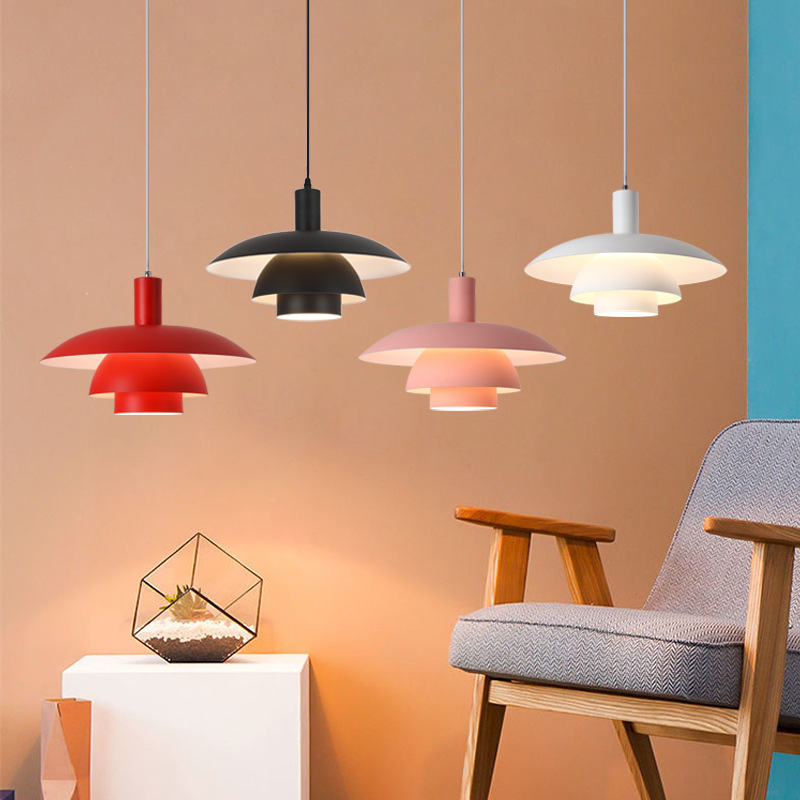 Skandinavische Design-Pendelleuchte aus Metall mit sanft diffusem LED-Licht für zeitlose Interieurs | Restfield